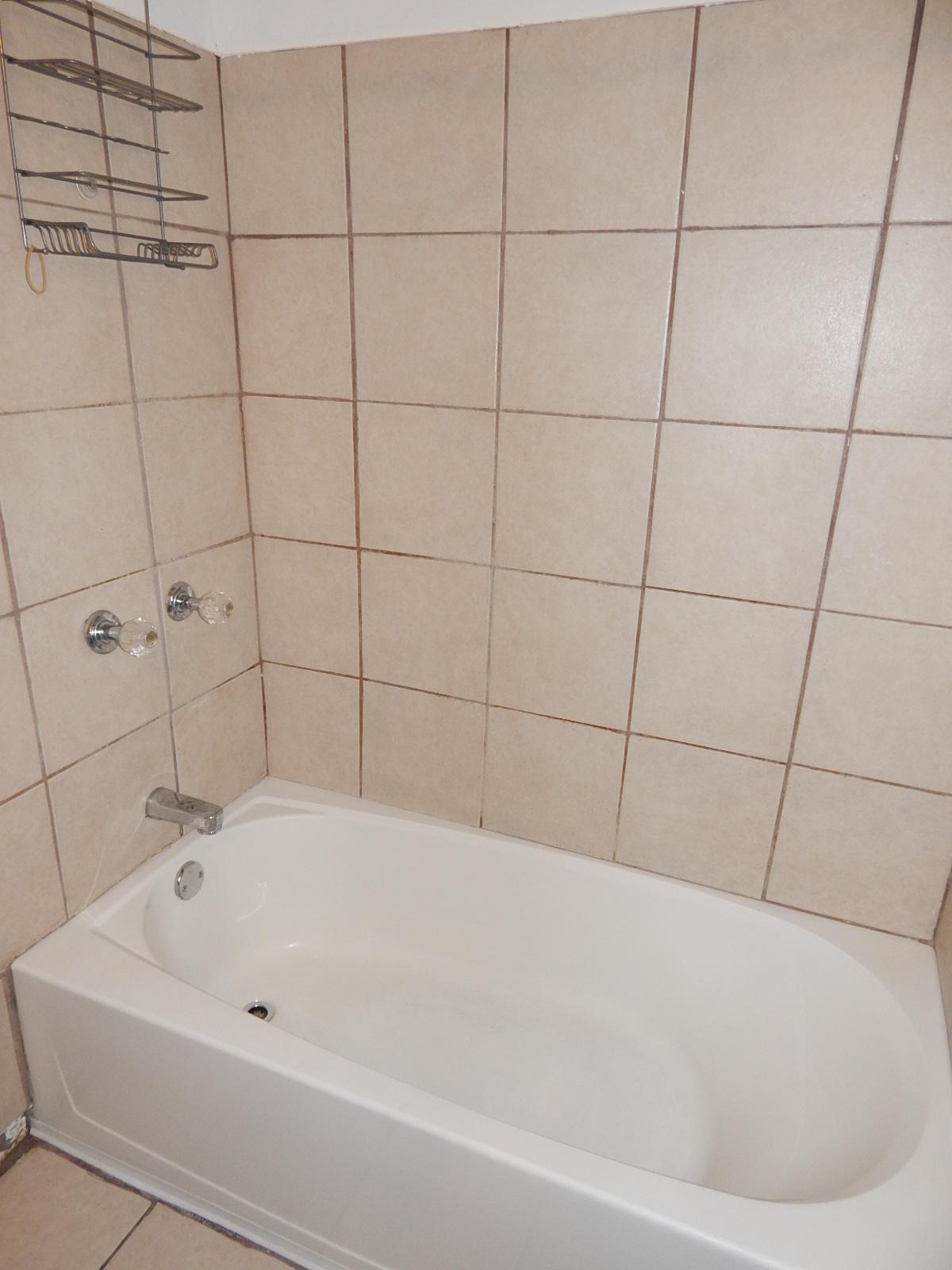 COUNTRY OAKS EST - Residential