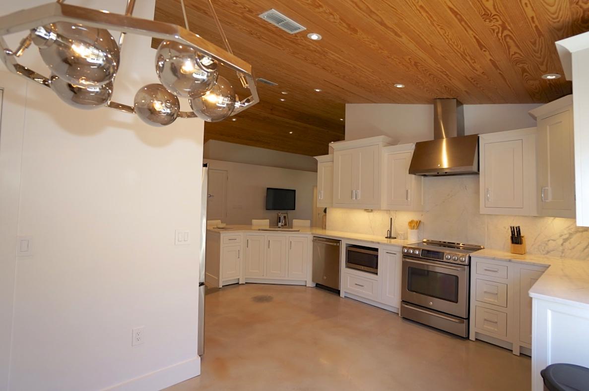 PARADISE RETREAT - Residential