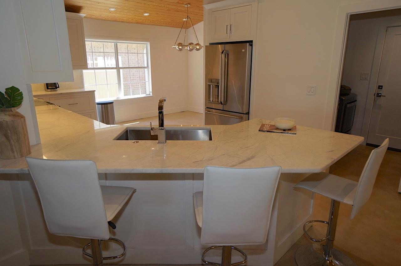 PARADISE RETREAT - Residential