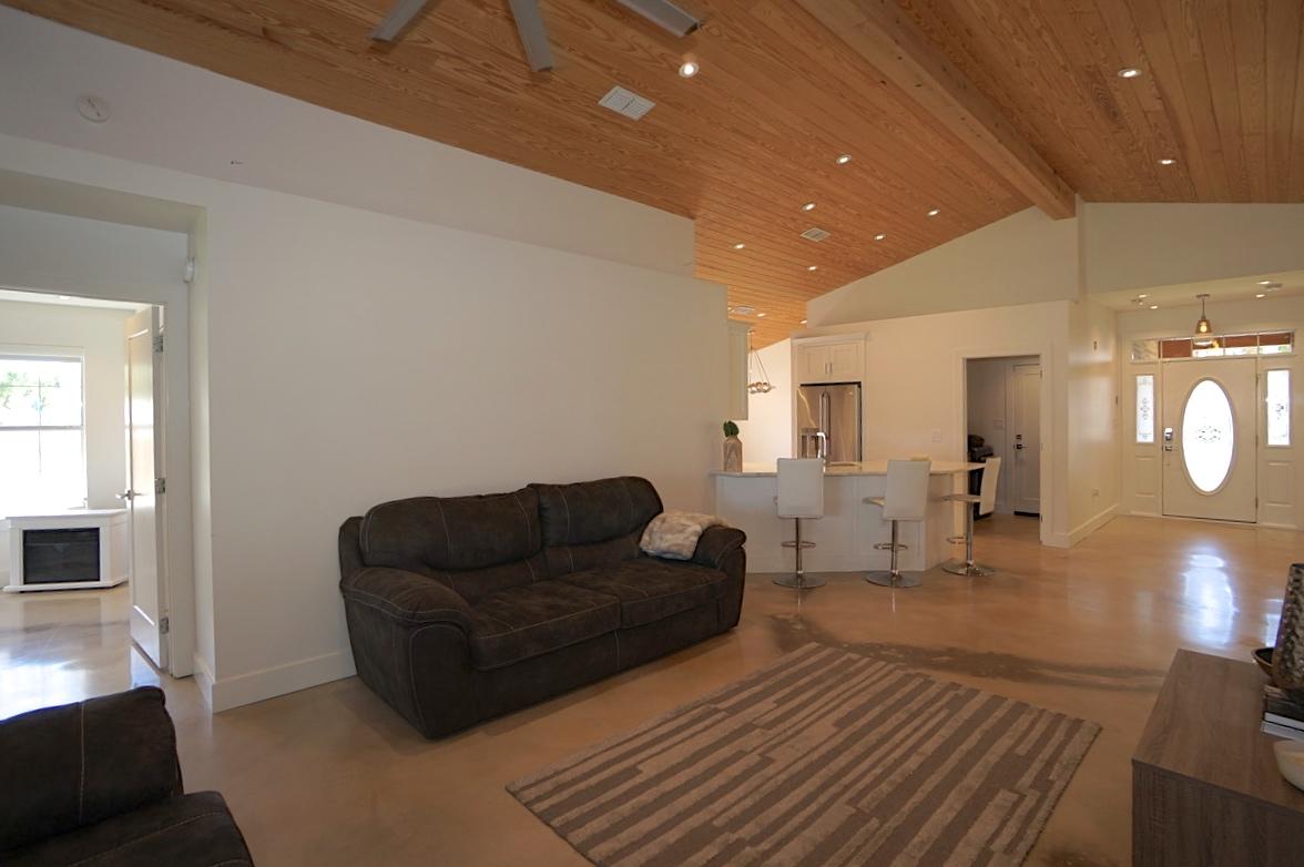 PARADISE RETREAT - Residential