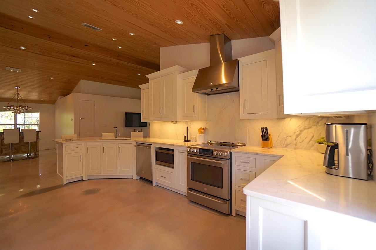 PARADISE RETREAT - Residential