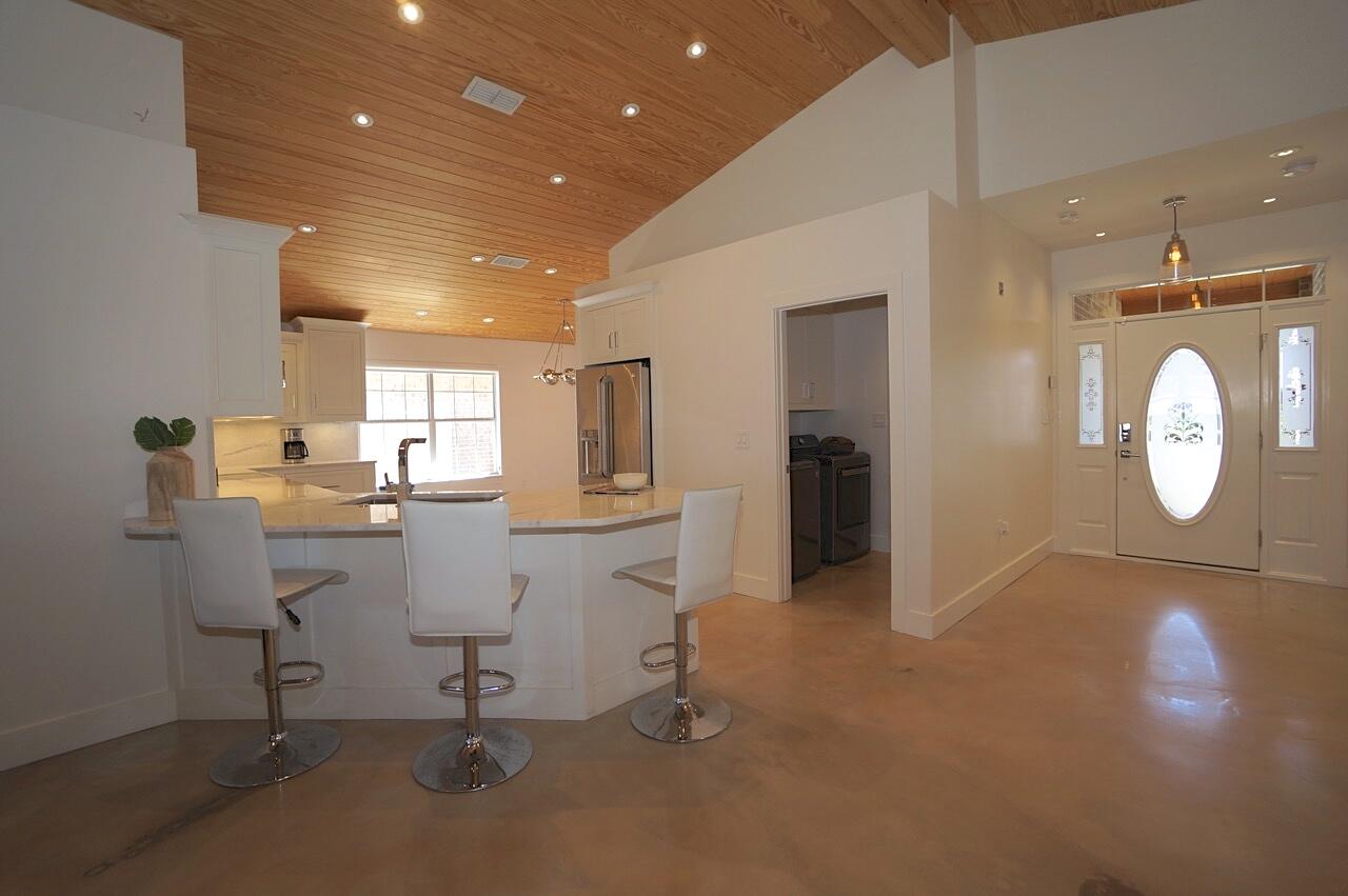 PARADISE RETREAT - Residential