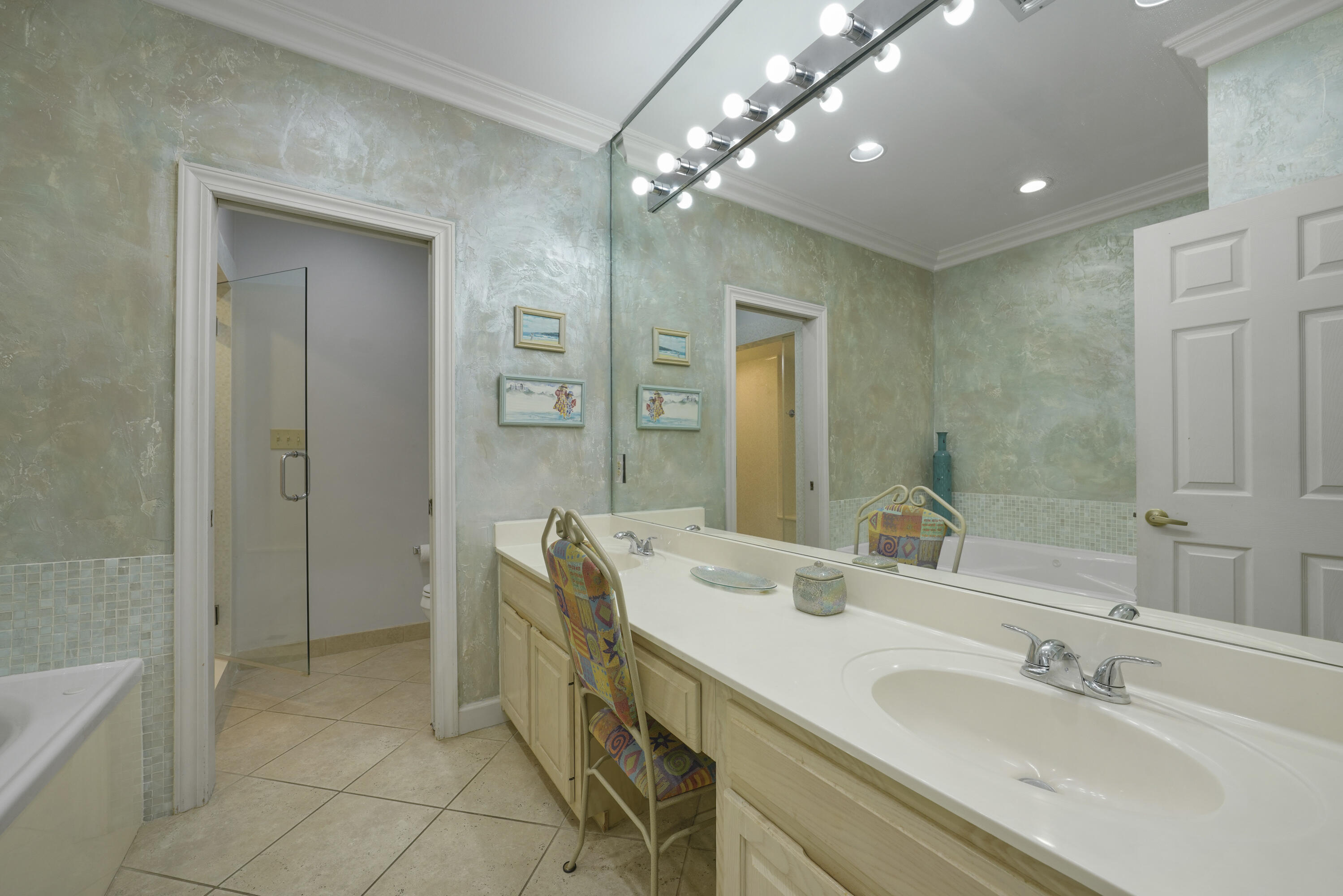 HIDDEN DUNES BEACH VILLAS - Residential