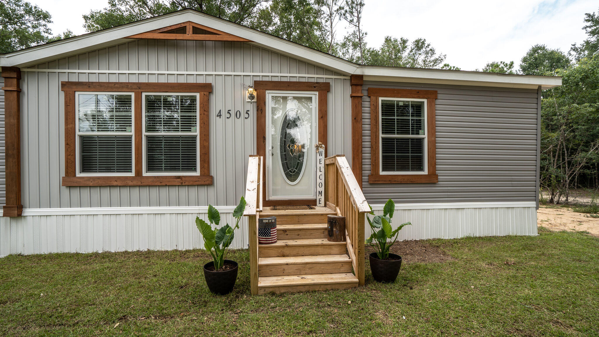 Fantastic 3 bed 2 bath one owner home on 1.7 acres!!!  As good as new with all the farm house extras including barn doors and rustic touches throughout.  Great location!