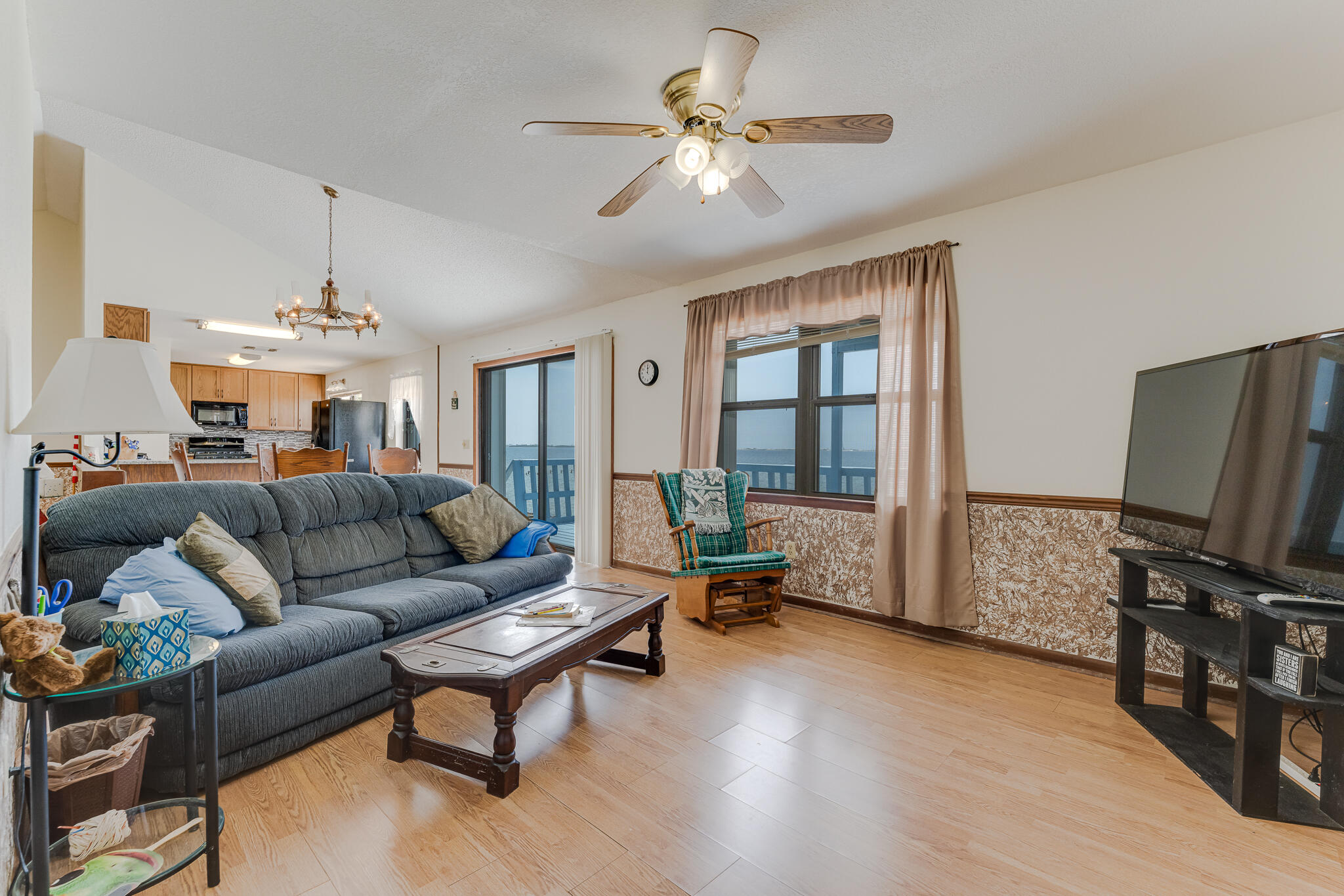 SOUTH RNG 25 WATER - Residential