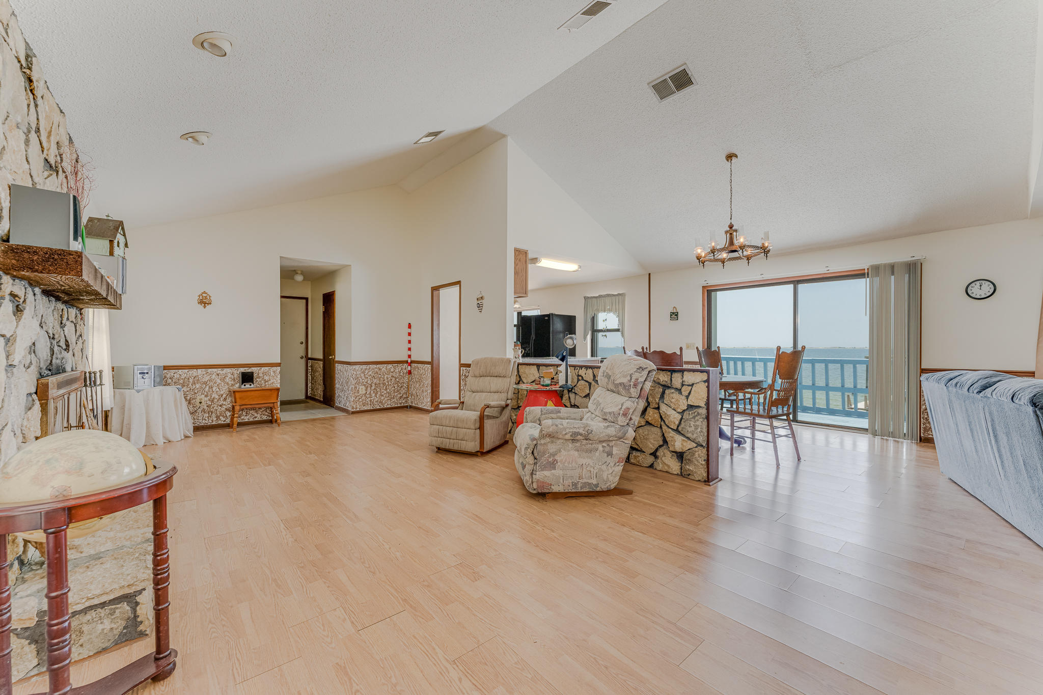 SOUTH RNG 25 WATER - Residential