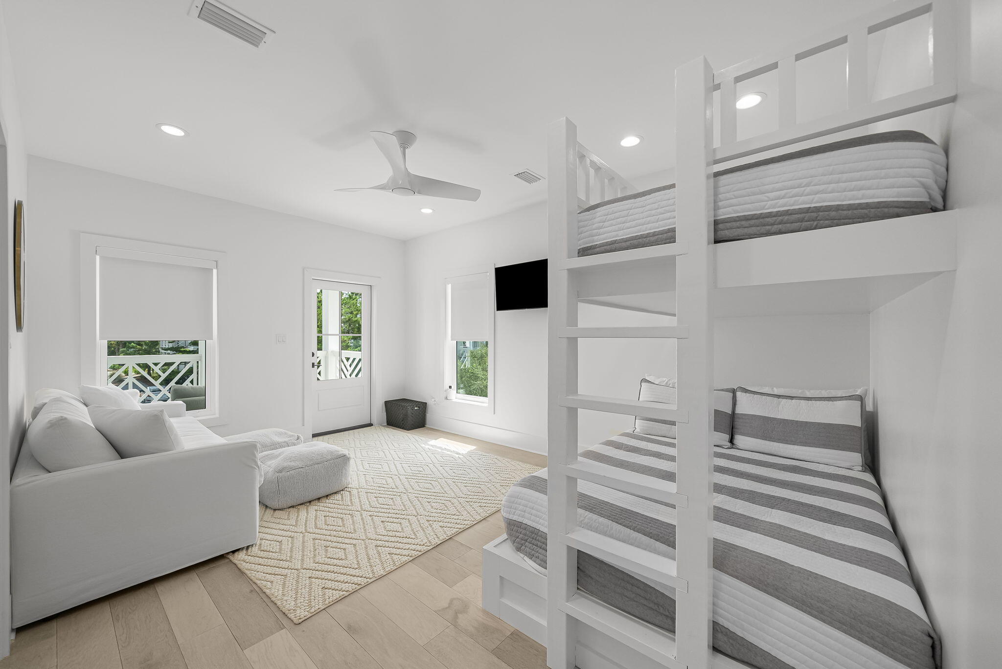 LAKESIDE AT BLUE MOUNTAIN BEACH - Residential