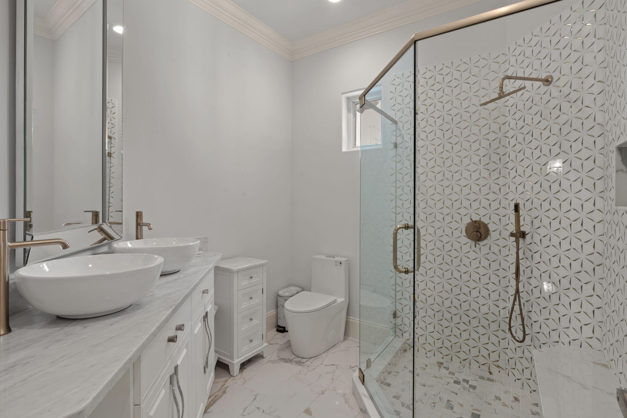 BURNT PINE - Residential