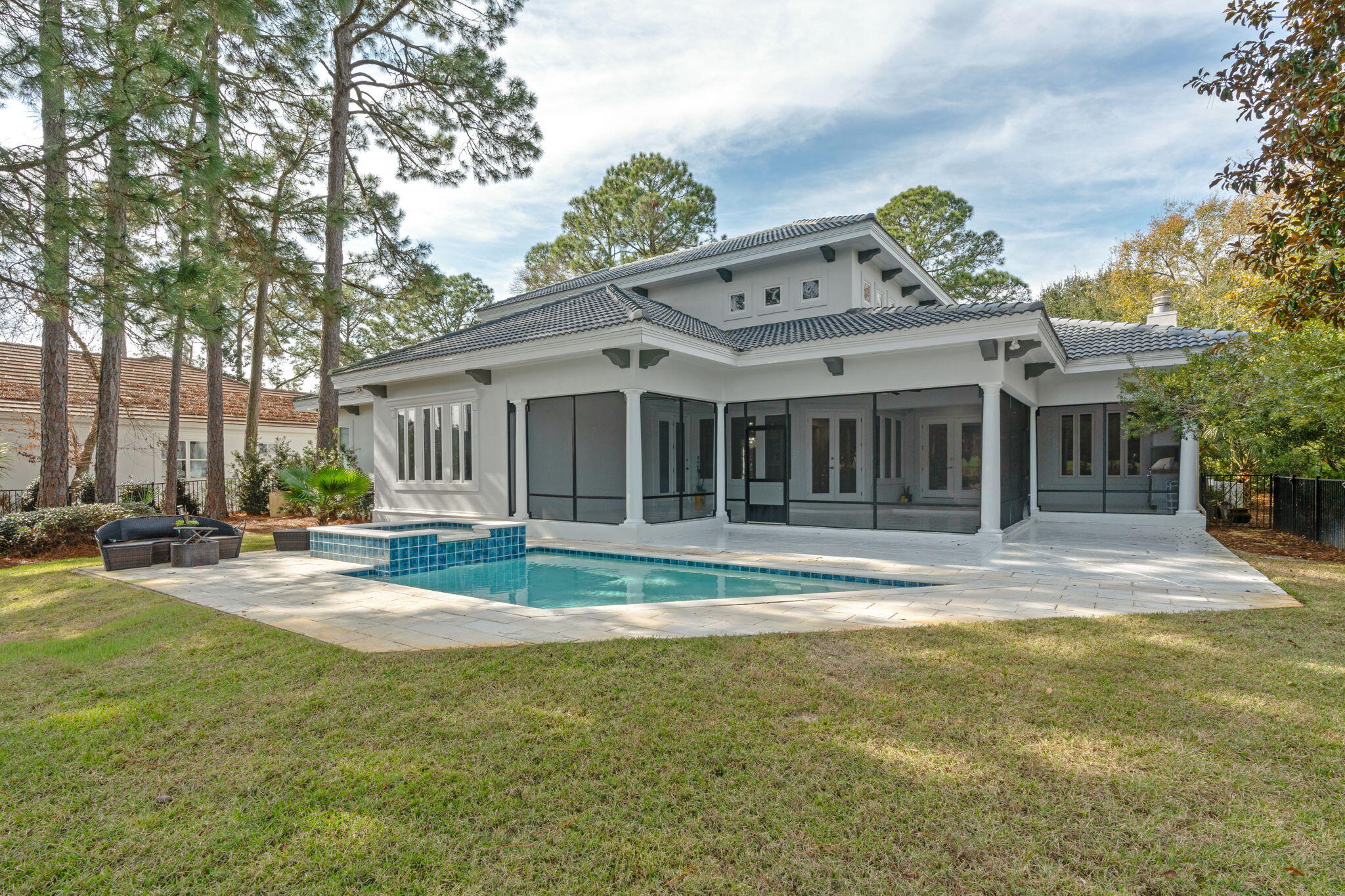 BURNT PINE - Residential