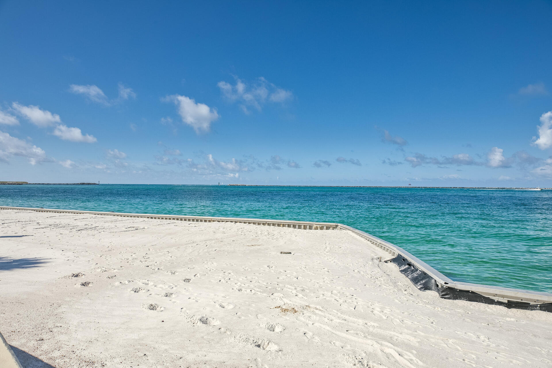 EAST PASS TOWERS CONDO PH 2 - Residential