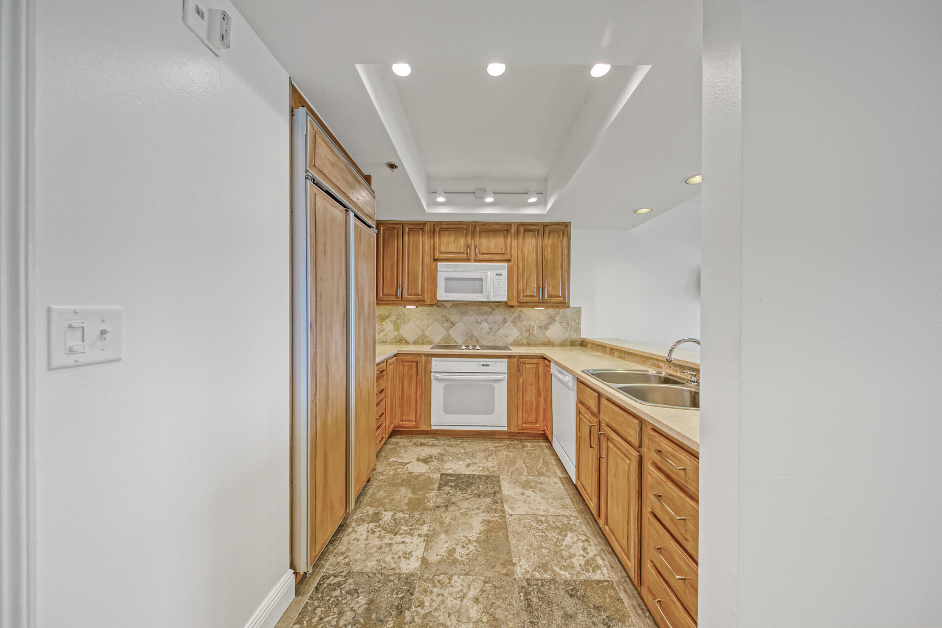 EAST PASS TOWERS CONDO PH 2 - Residential