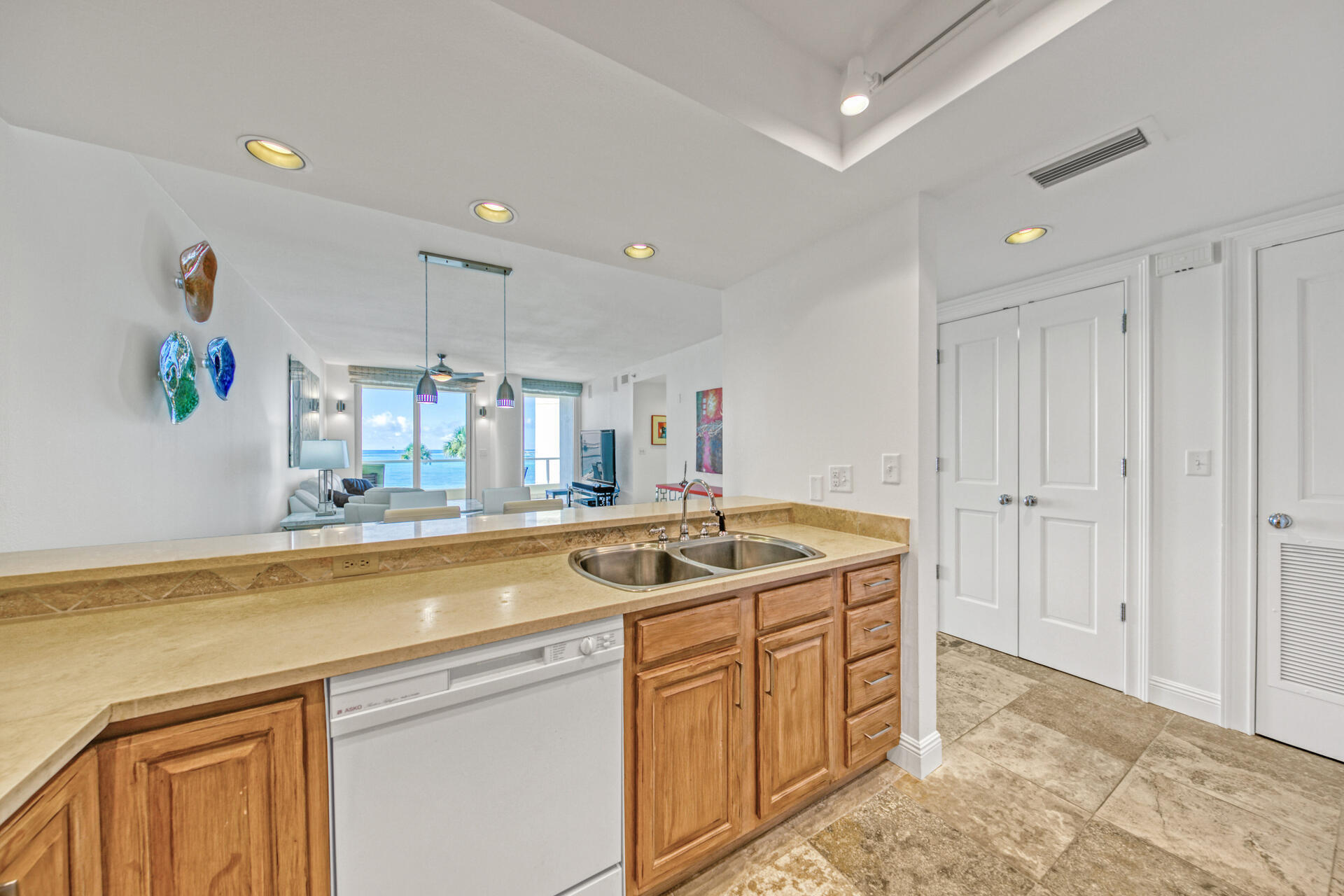 EAST PASS TOWERS CONDO PH 2 - Residential