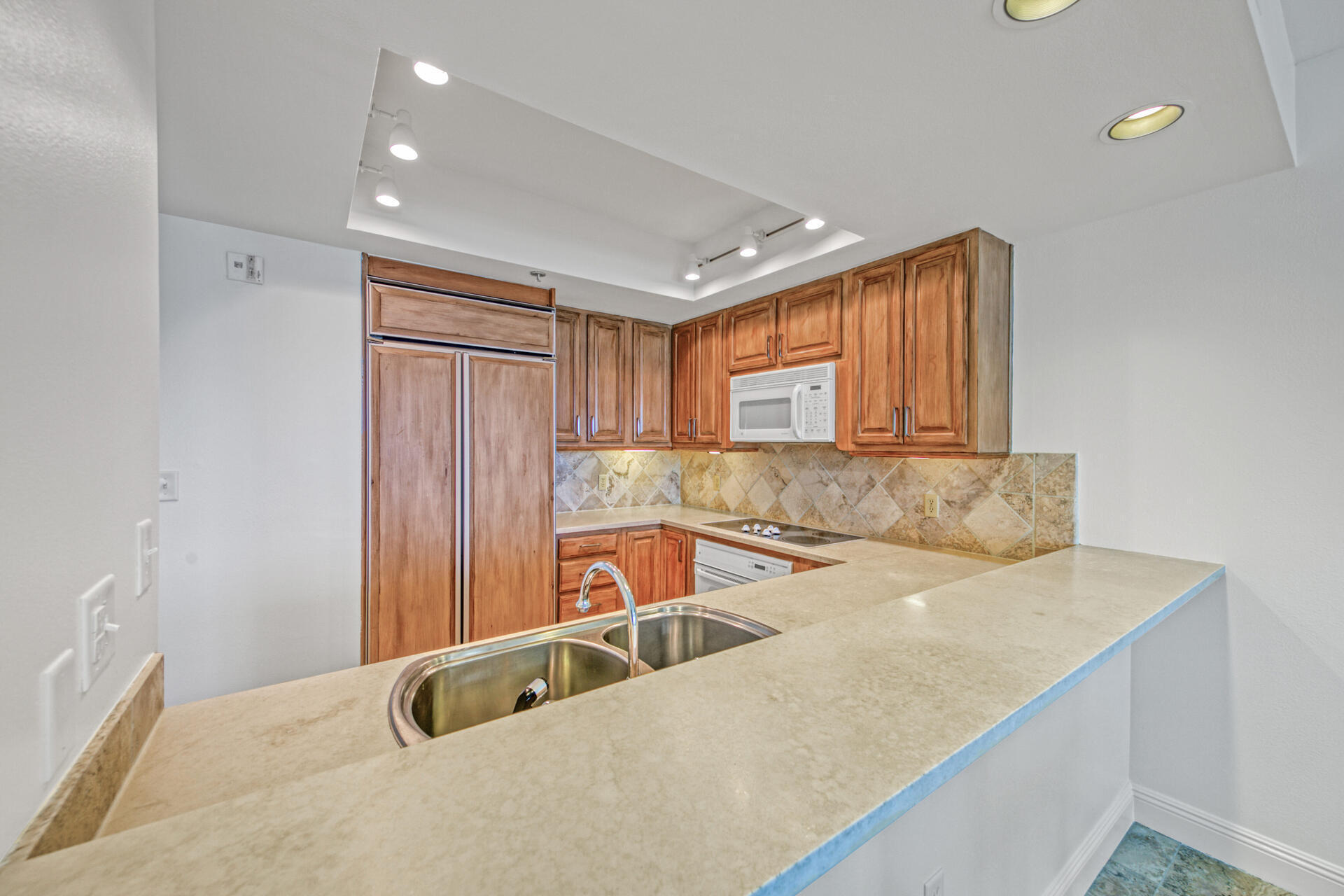 EAST PASS TOWERS CONDO PH 2 - Residential