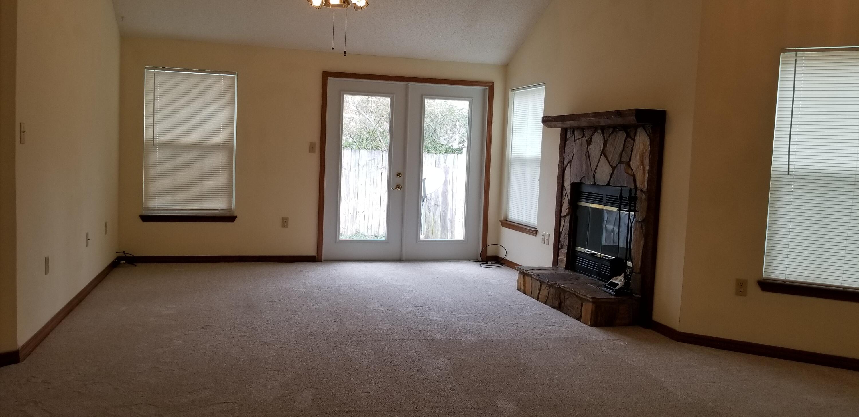 CANTERBURY WOODS - Residential