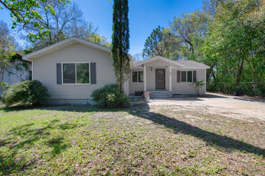 Fully renovated!! New flooring, appliances, HVAC, cabinets, and it is freshly painted. This open floor home has four-bedroom and three-bath is conveniently located within two miles from Hurlburt Field AFB and seven miles from Eglin AFB.