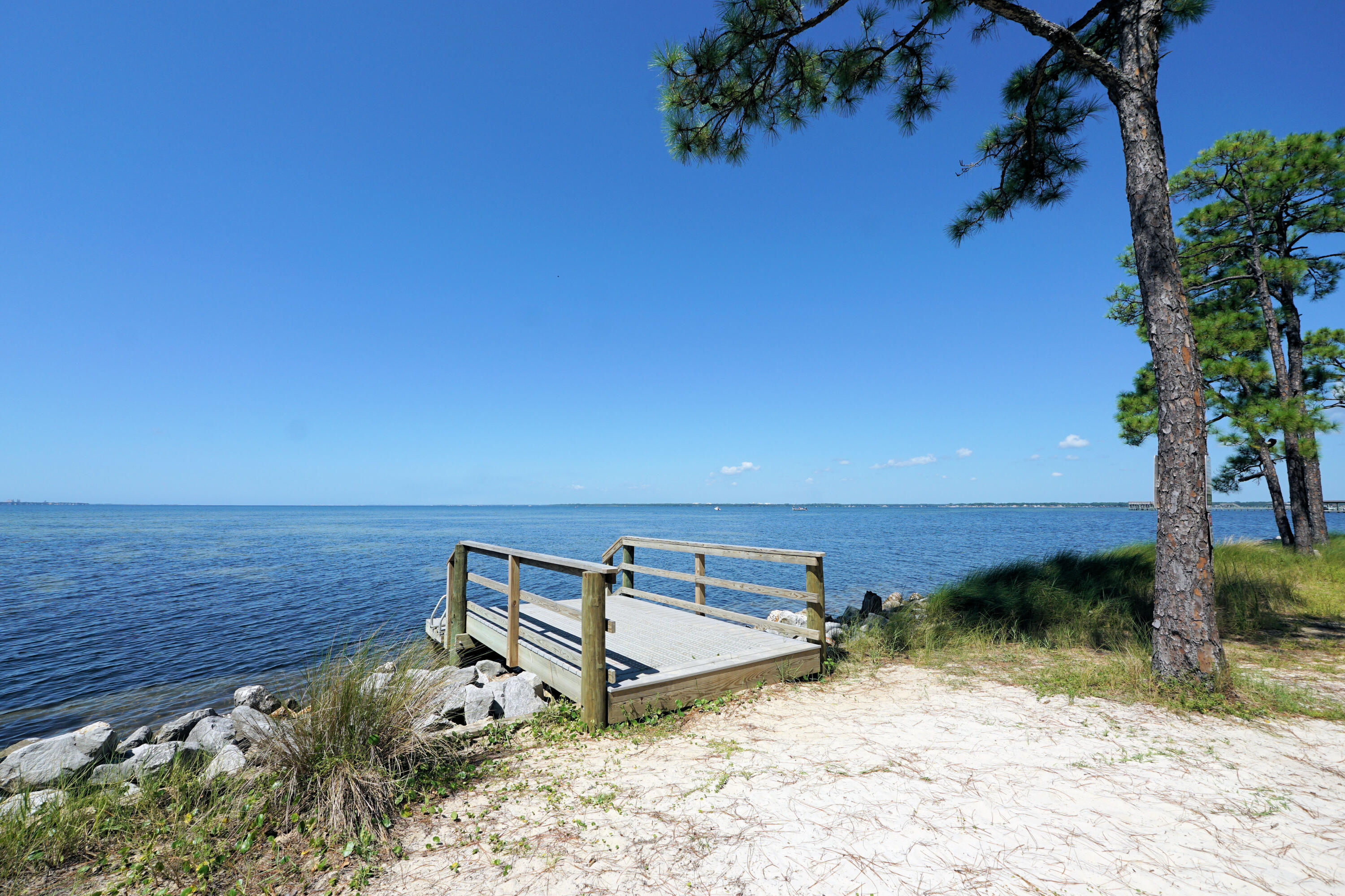 RAINTREE ESTATES - Residential