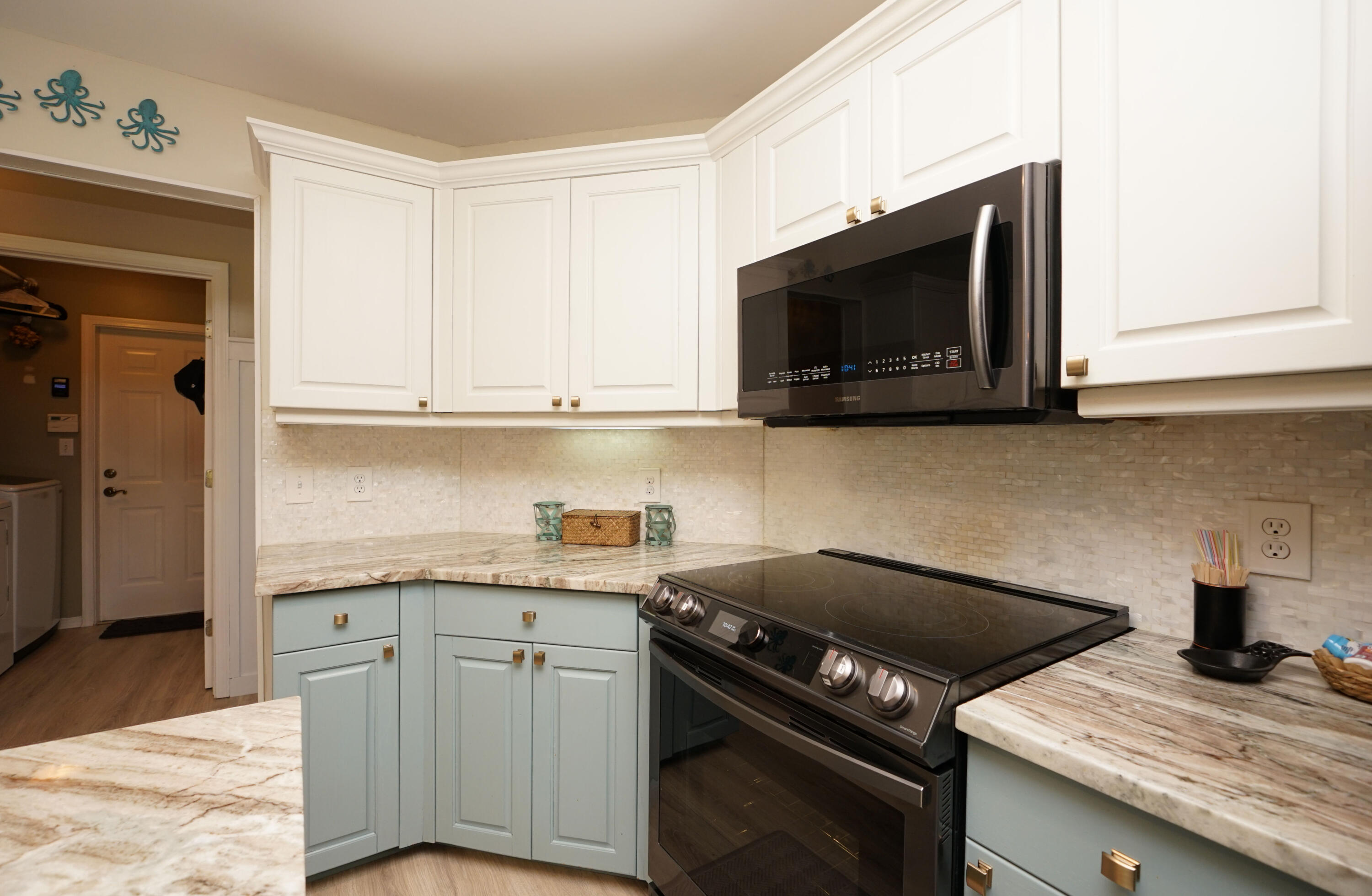 RAINTREE ESTATES - Residential