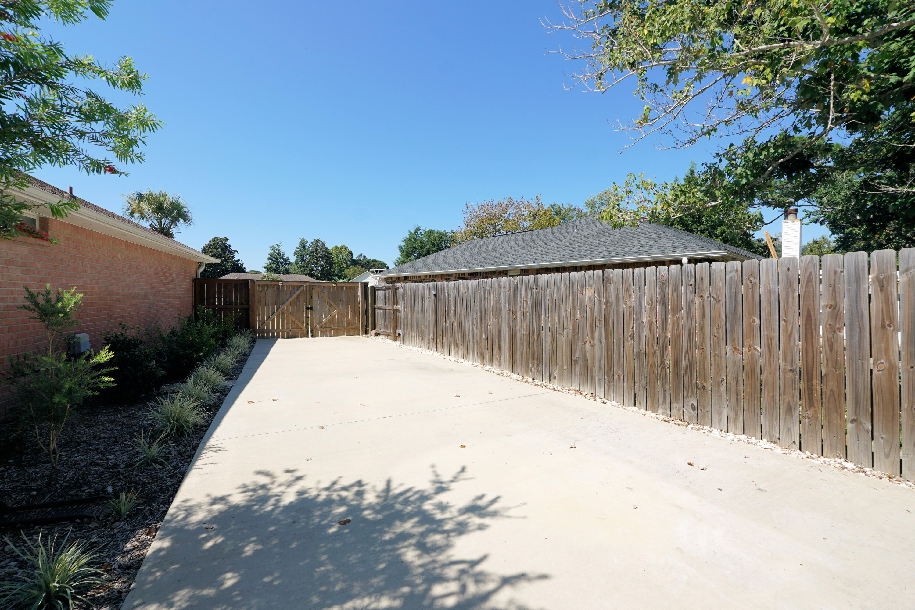 RAINTREE ESTATES - Residential