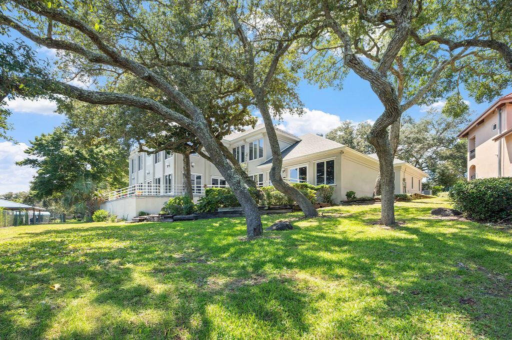LAKE POINTE - Residential