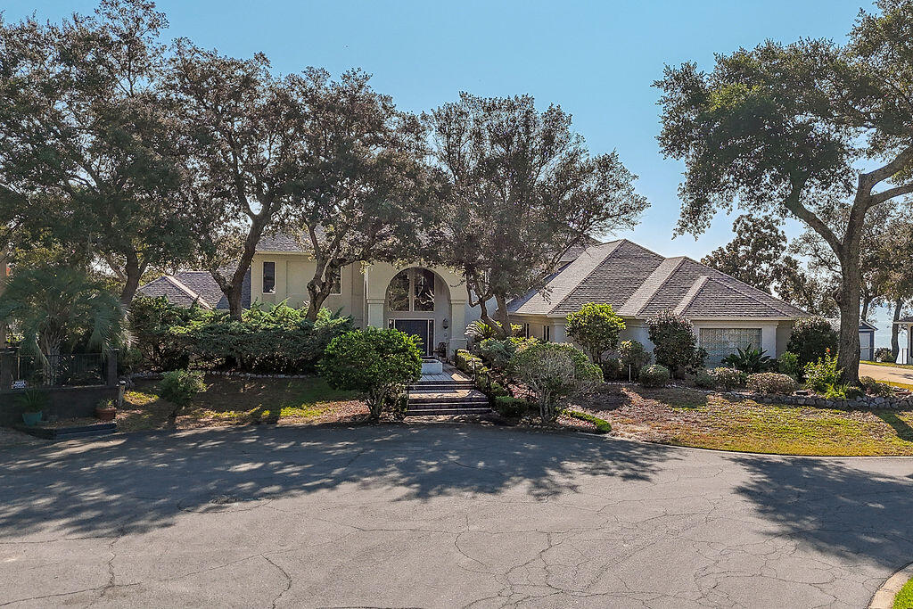 LAKE POINTE - Residential