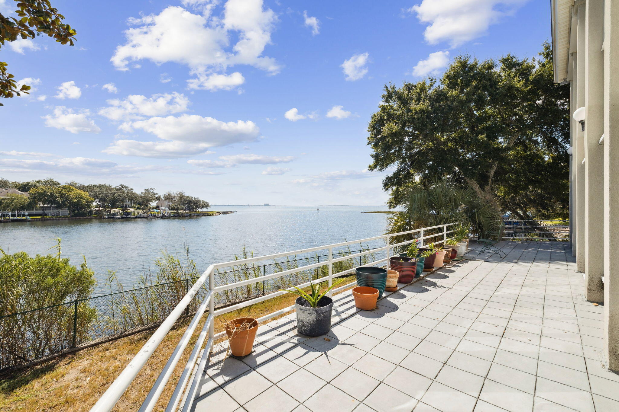 LAKE POINTE - Residential