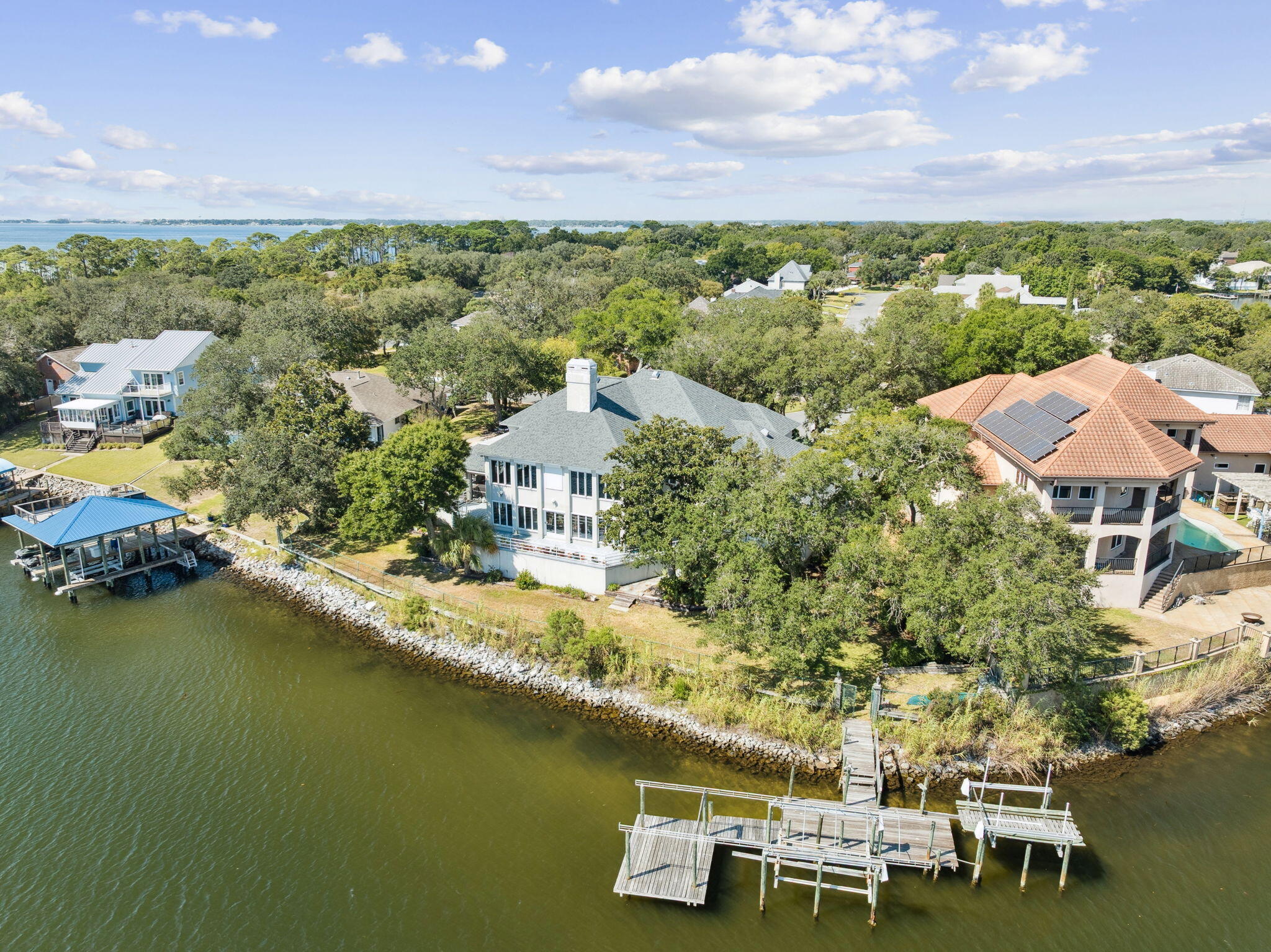 LAKE POINTE - Residential
