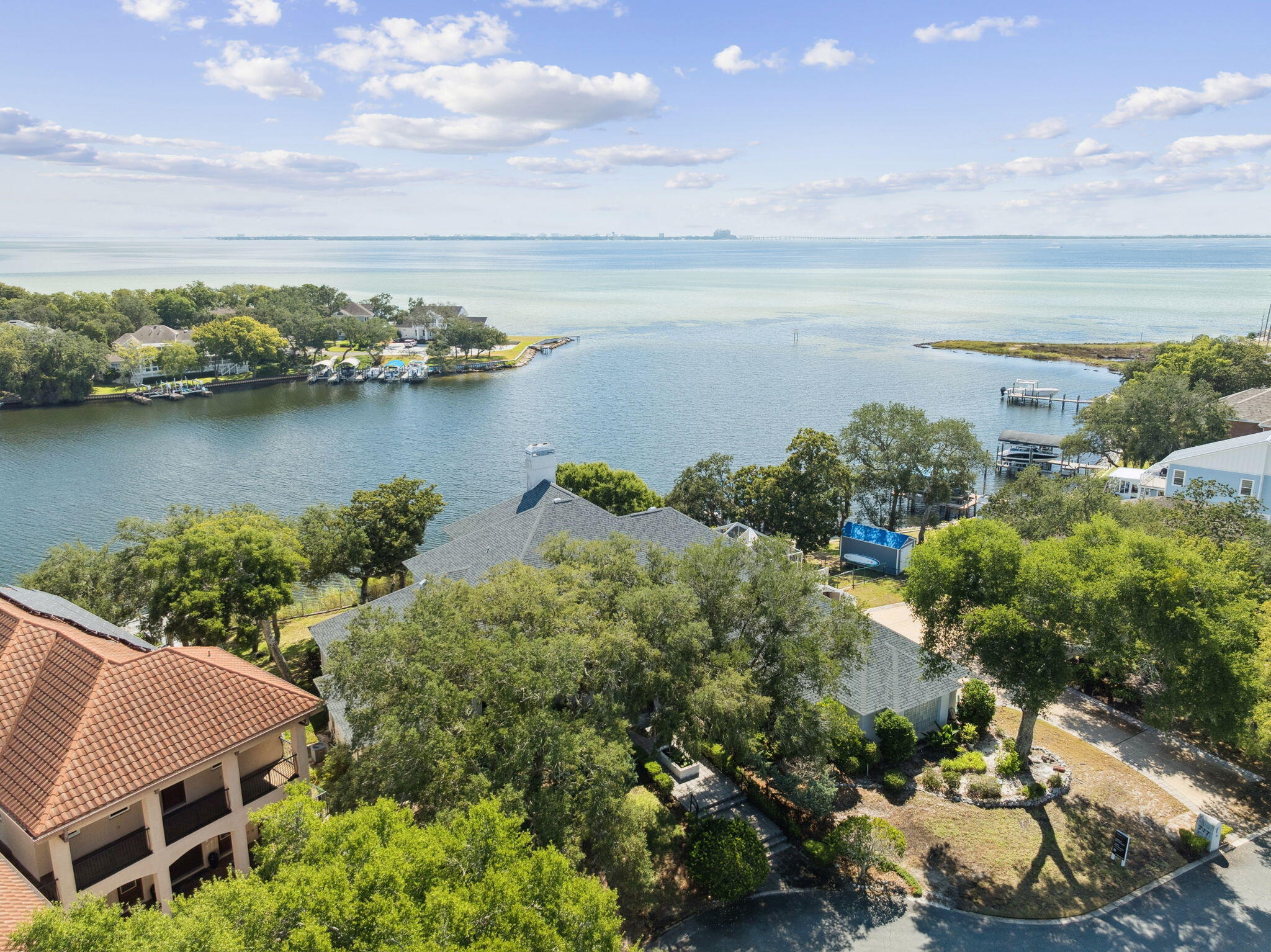 LAKE POINTE - Residential