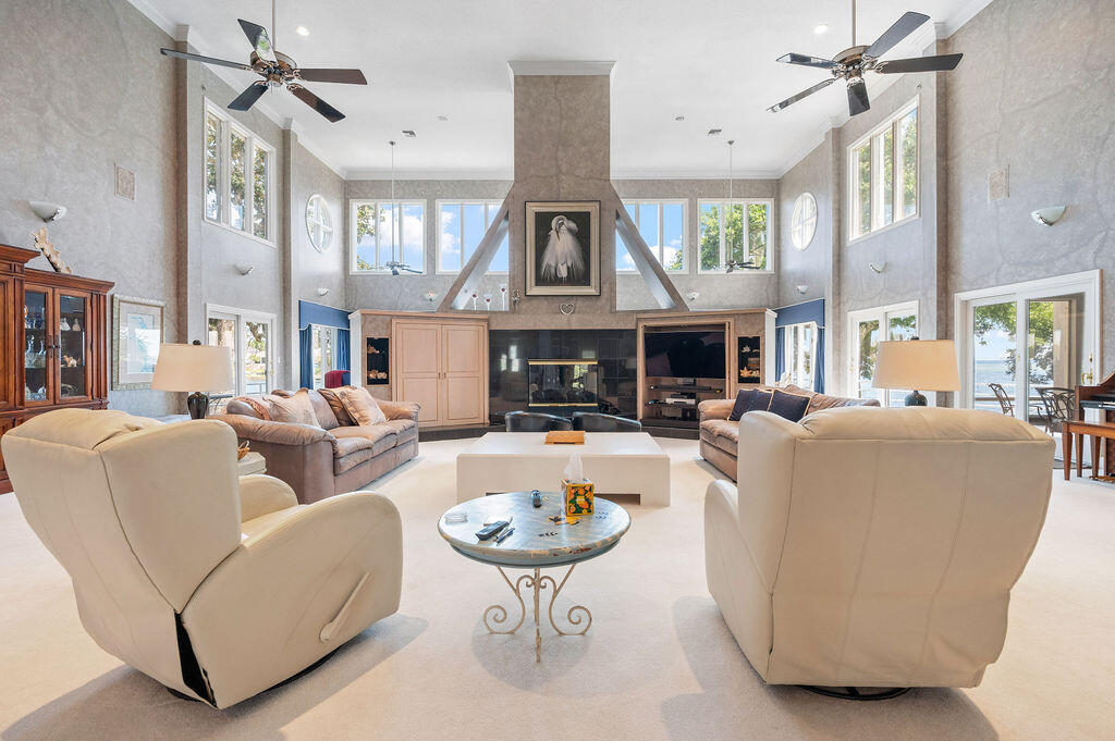 LAKE POINTE - Residential