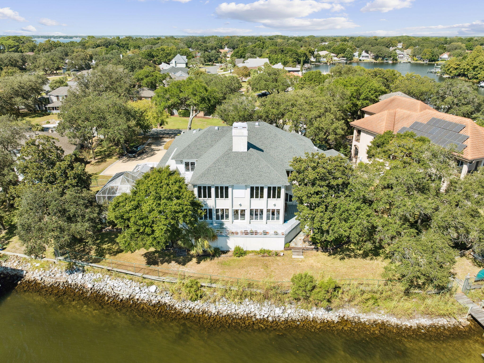 LAKE POINTE - Residential