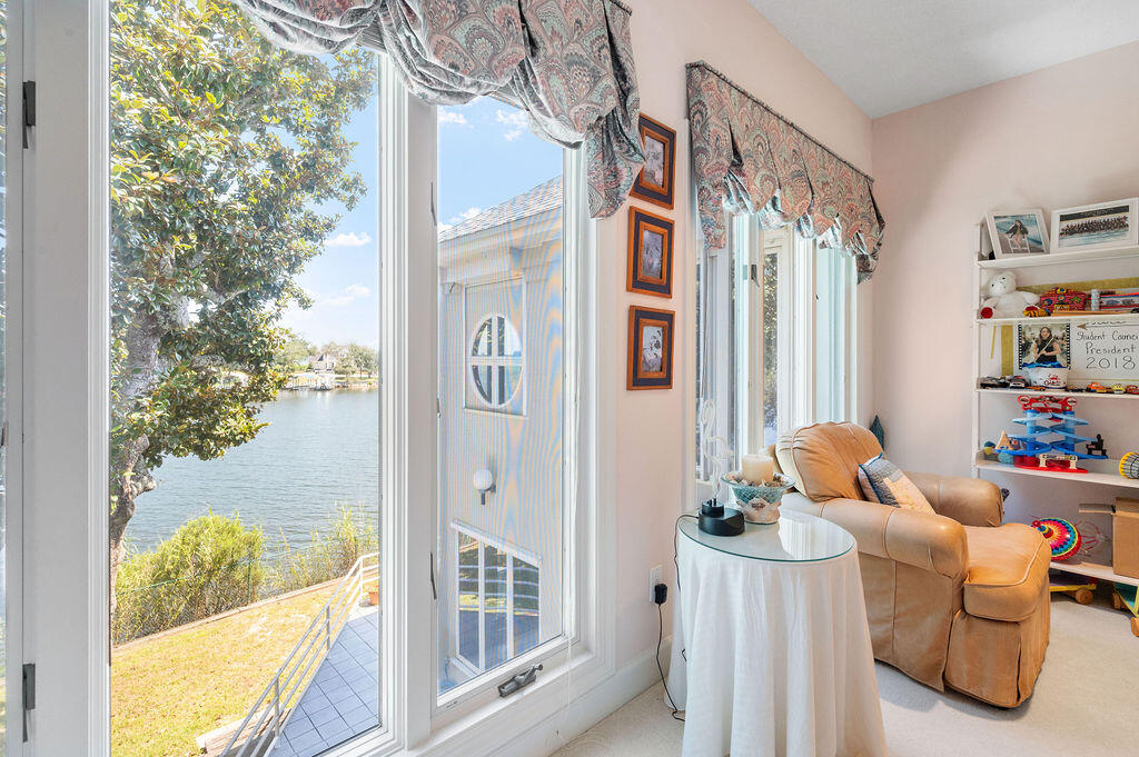 LAKE POINTE - Residential