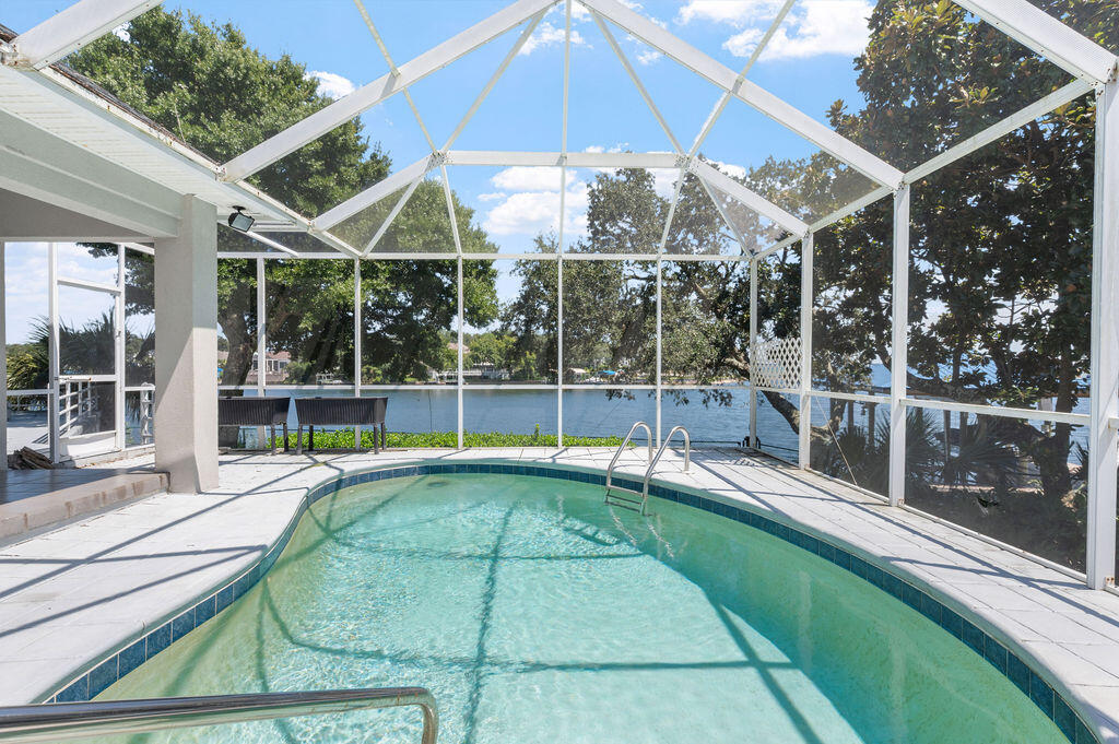 LAKE POINTE - Residential