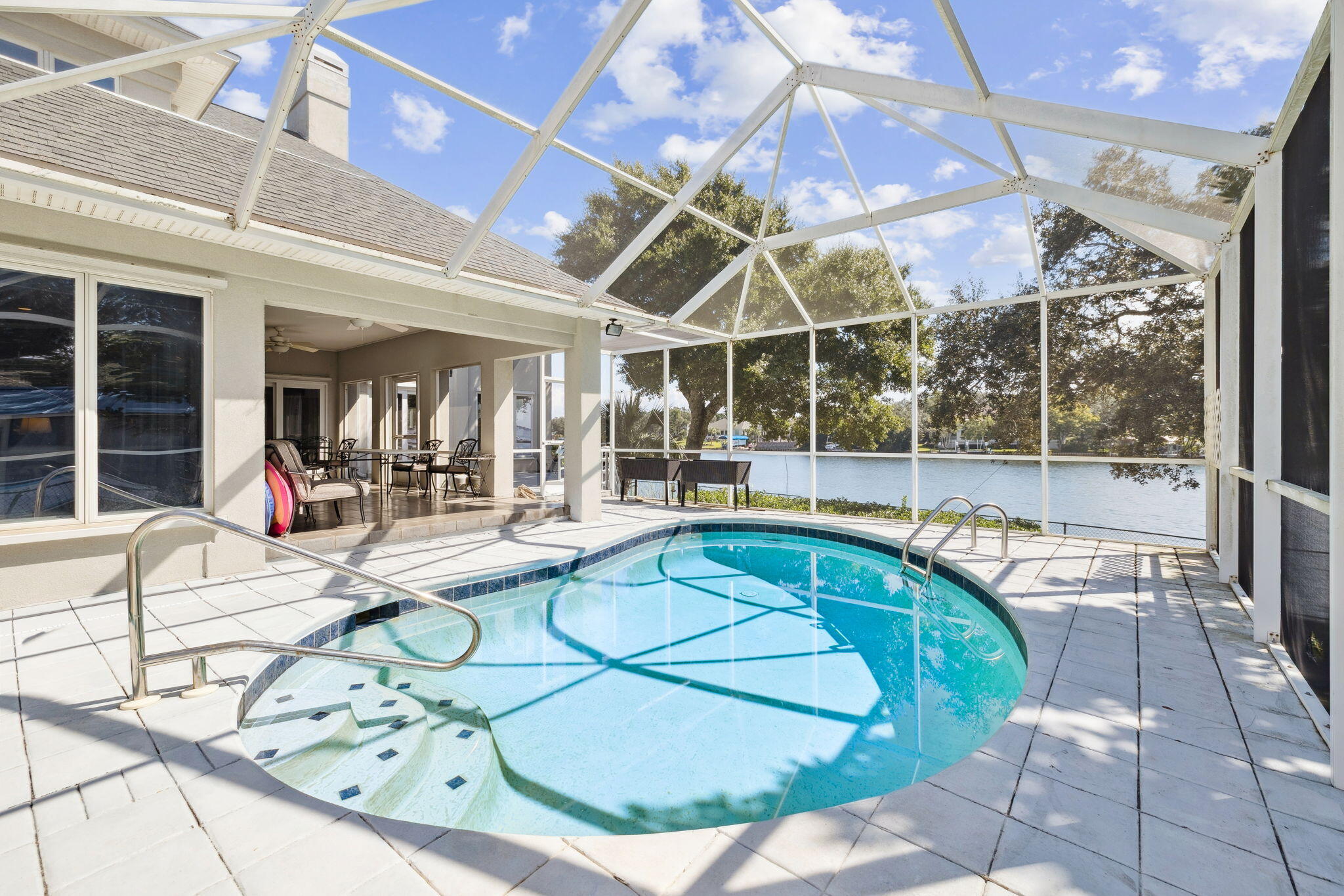 LAKE POINTE - Residential