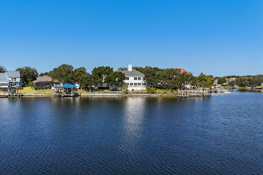 LAKE POINTE - Residential