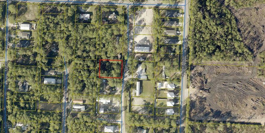 Lot in an up and coming area of North Santa Rosa Beach.