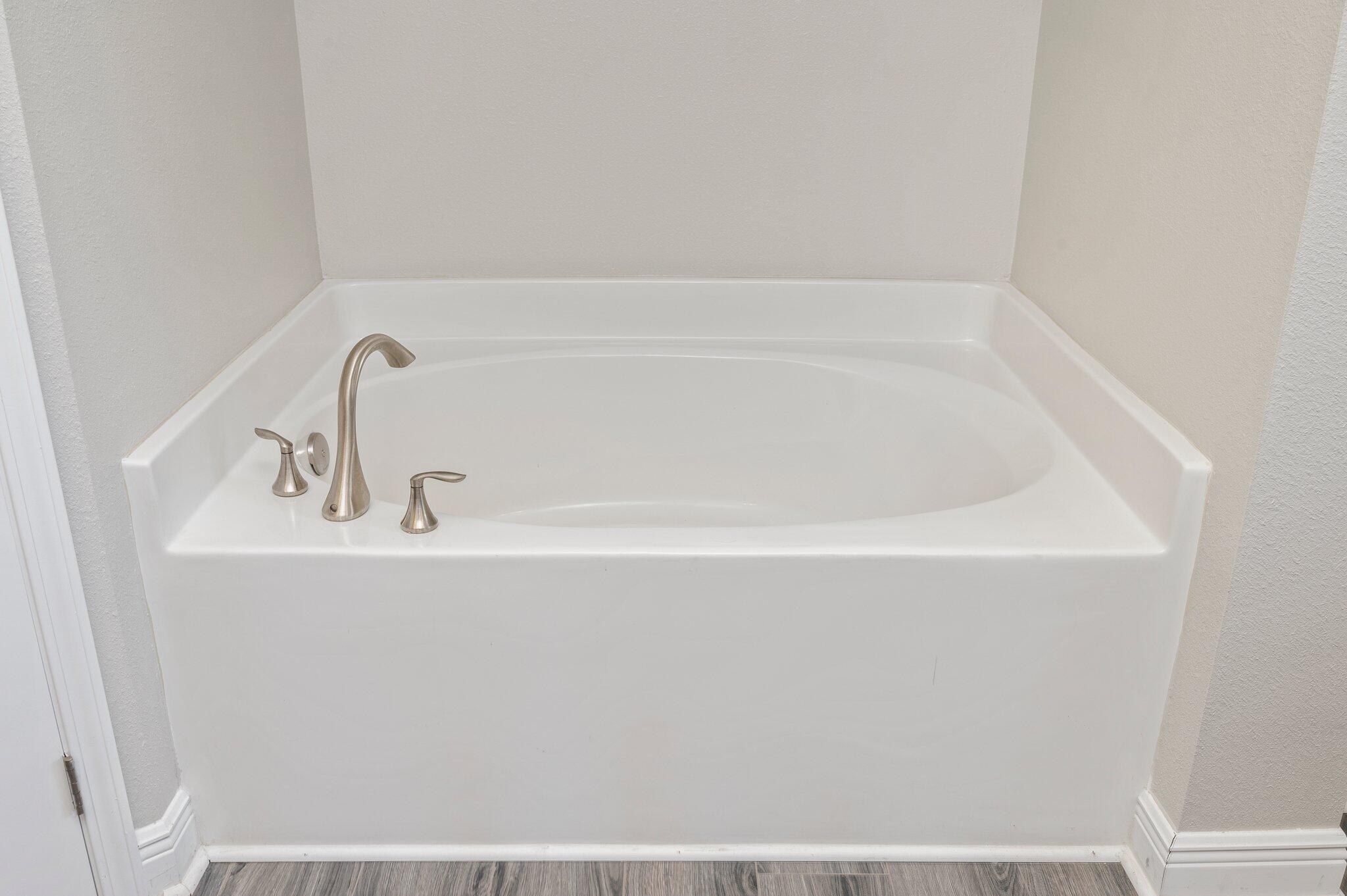 ALICIA PLACE - Residential