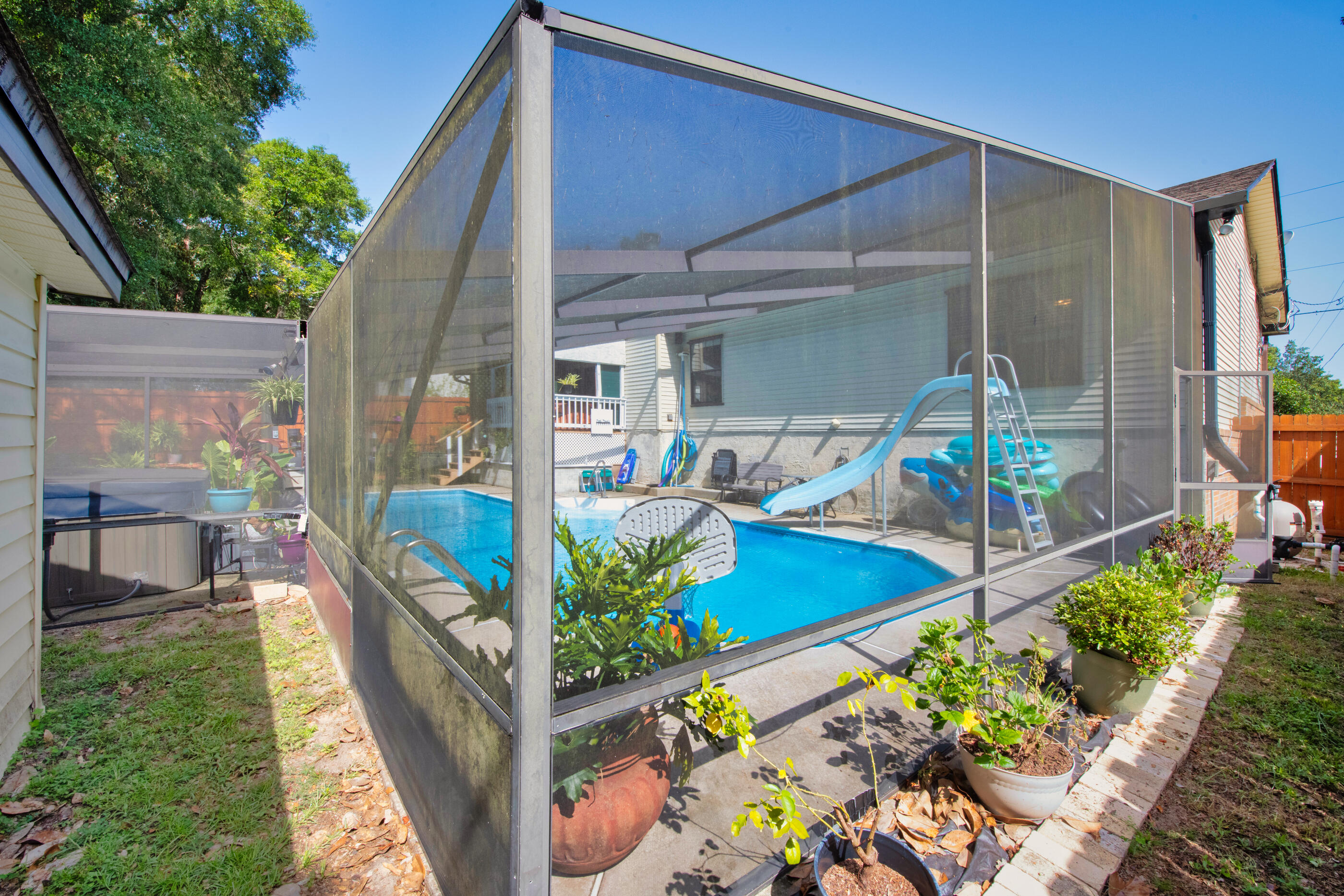 CREEKSIDE 4 - Residential