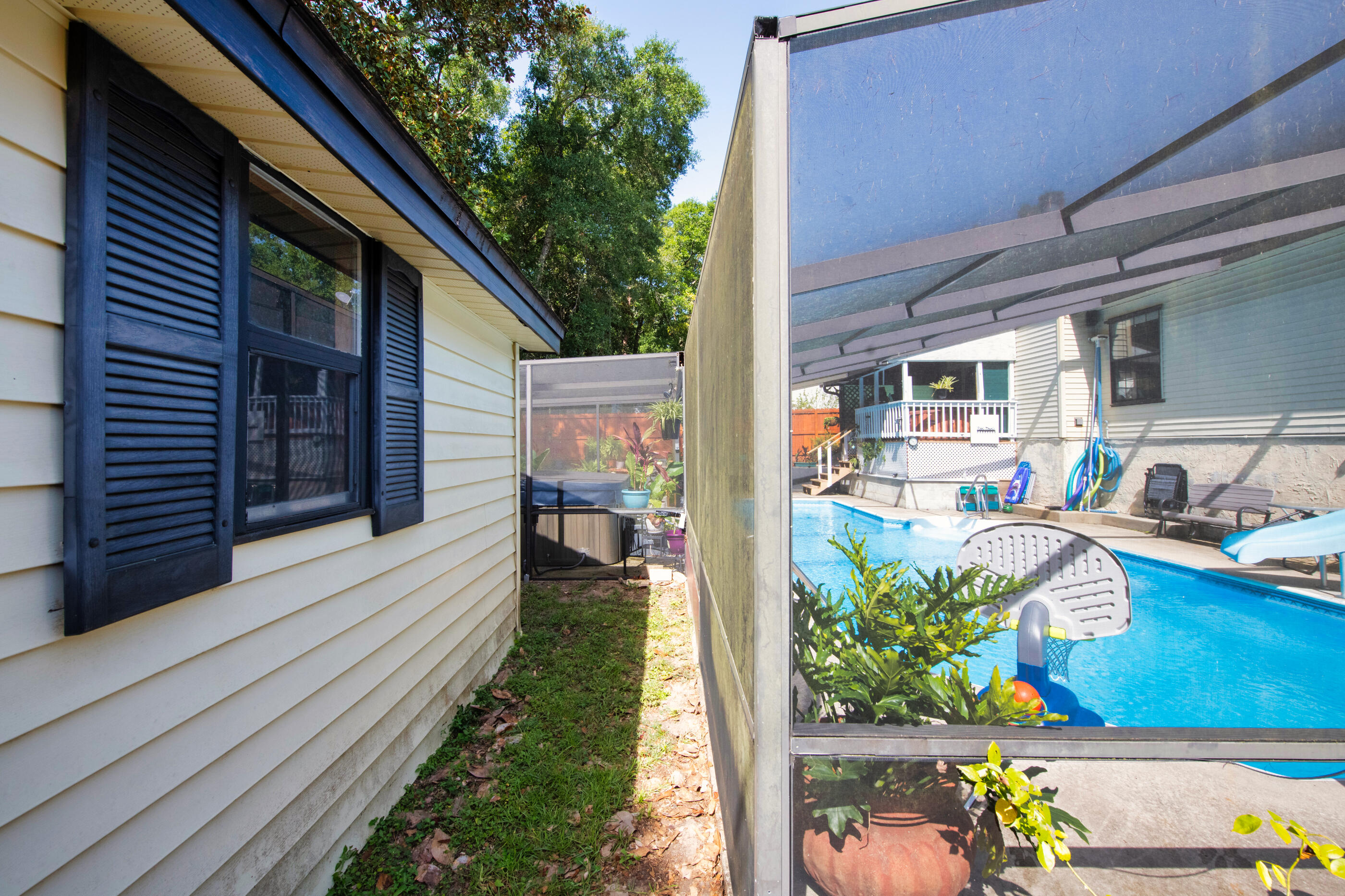 CREEKSIDE 4 - Residential