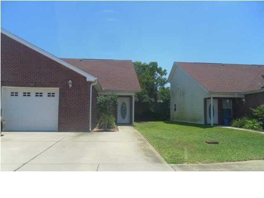 Great Opportunity for Starter Home...! 3 bedroom, 2 bath townhome in the heart of Destin. Open living area, one car garage. Quail Lake features Quail Lake features swimming pool, close to shopping, dining, entertainment & the beach! Choose FHA financing to qualify for $100 down payment. Ask your Agent for details. This property is considered Insurable with Escrow by a FHA Appraiser. Buyers may escrow funds for repairs after the close of escrow & the amount is added to the loan balance of the standard FHA Financing (203b). Please see attached Repair Escrow & PCR for details. Available to owner occupants for 30 days from list date. *Equal Housing Opportunity Statement: We are pledged to the letter and spirit of U.S. Policy for the achievement of equal housing opportunity throughout