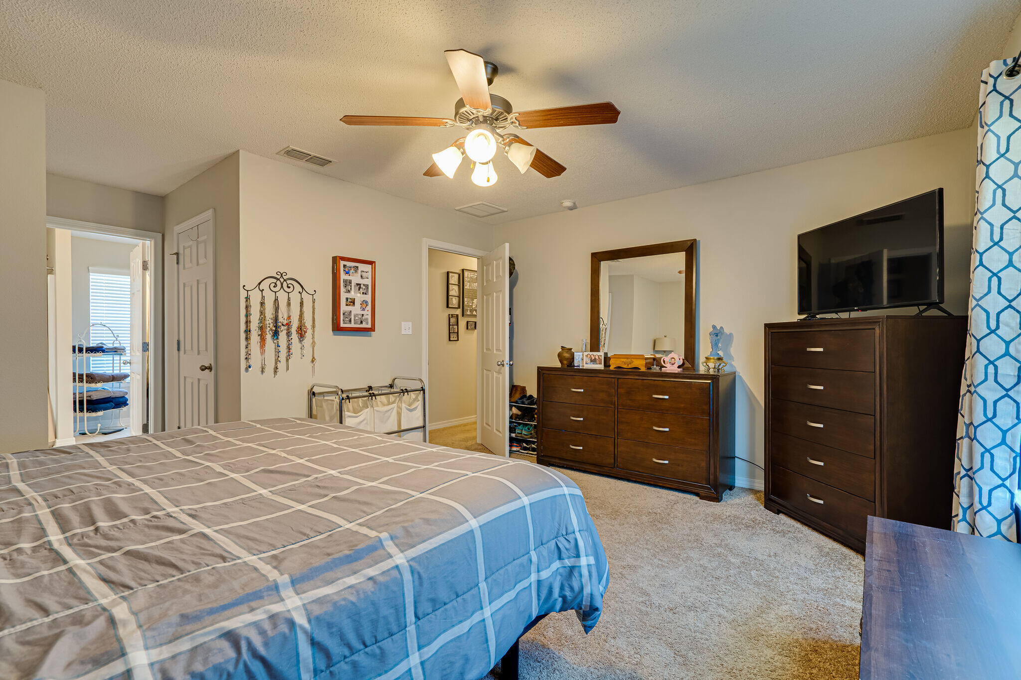 IRON GATE - Residential Lease