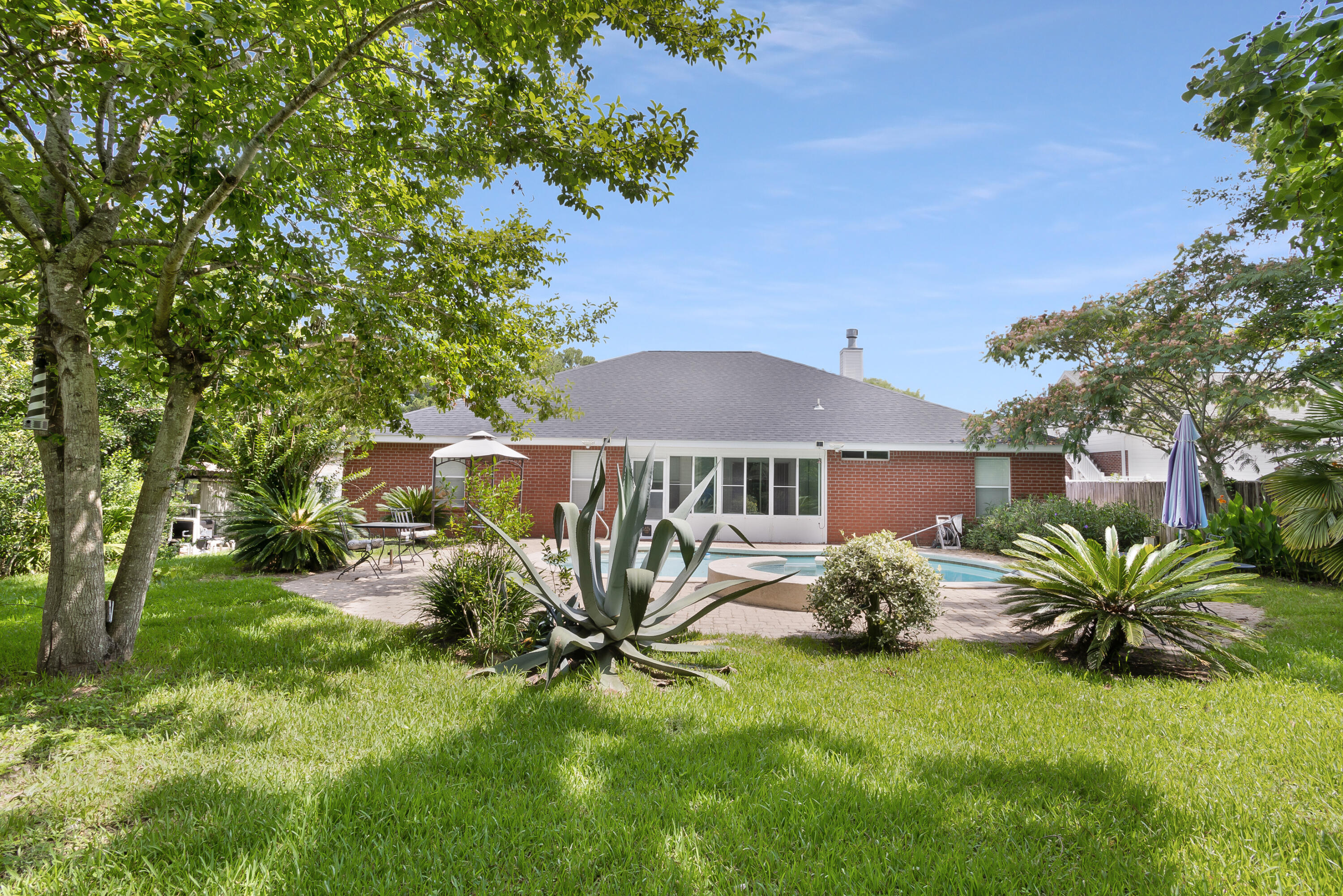 SHADOW OAK S/D - Residential