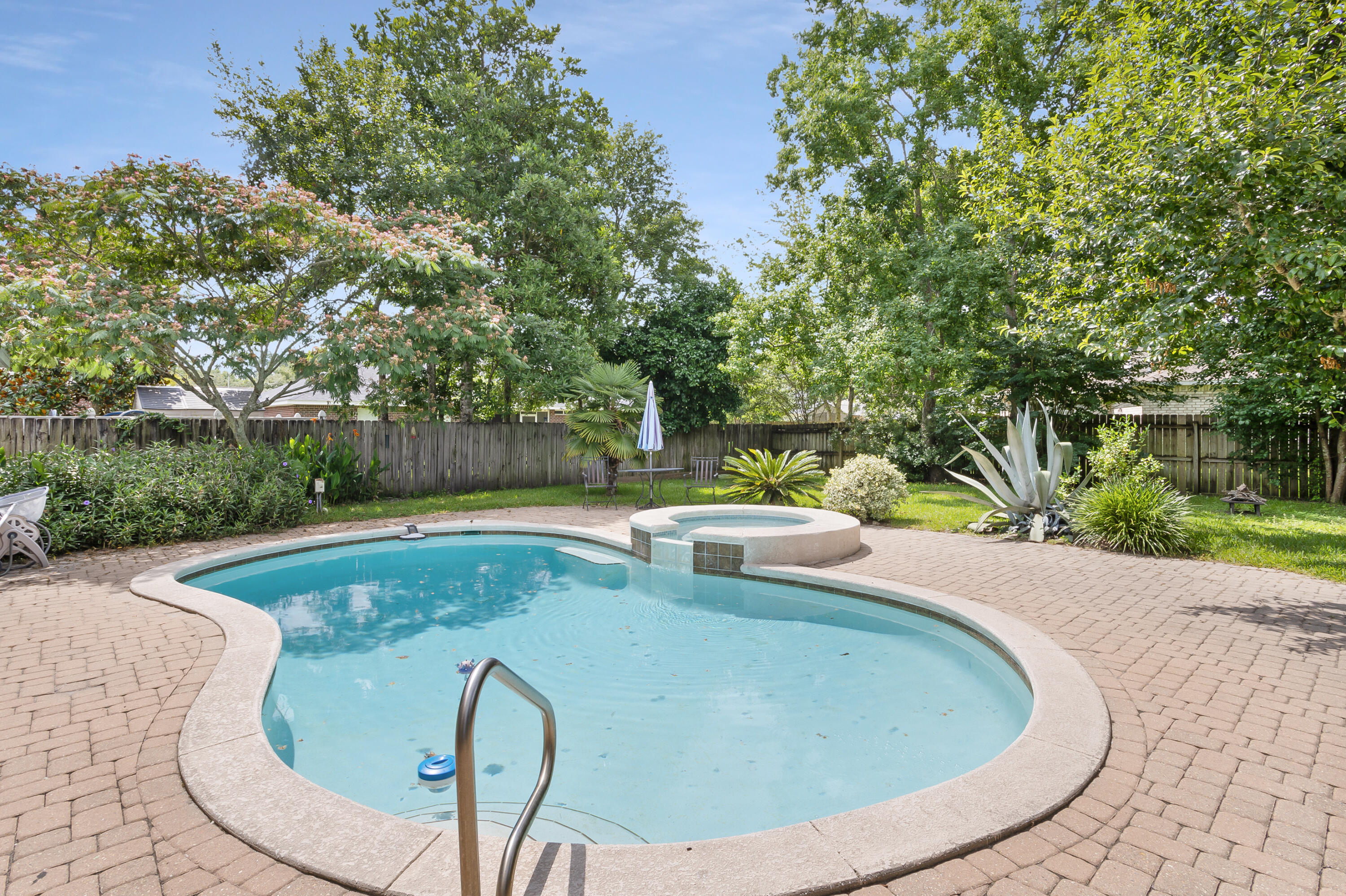 SHADOW OAK S/D - Residential