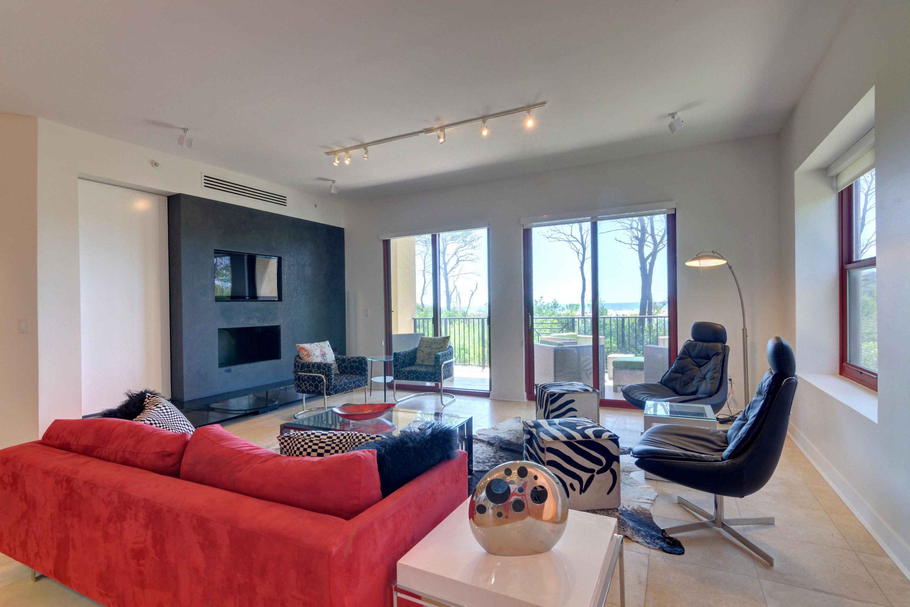 SANCTUARY BY THE SEA - Residential