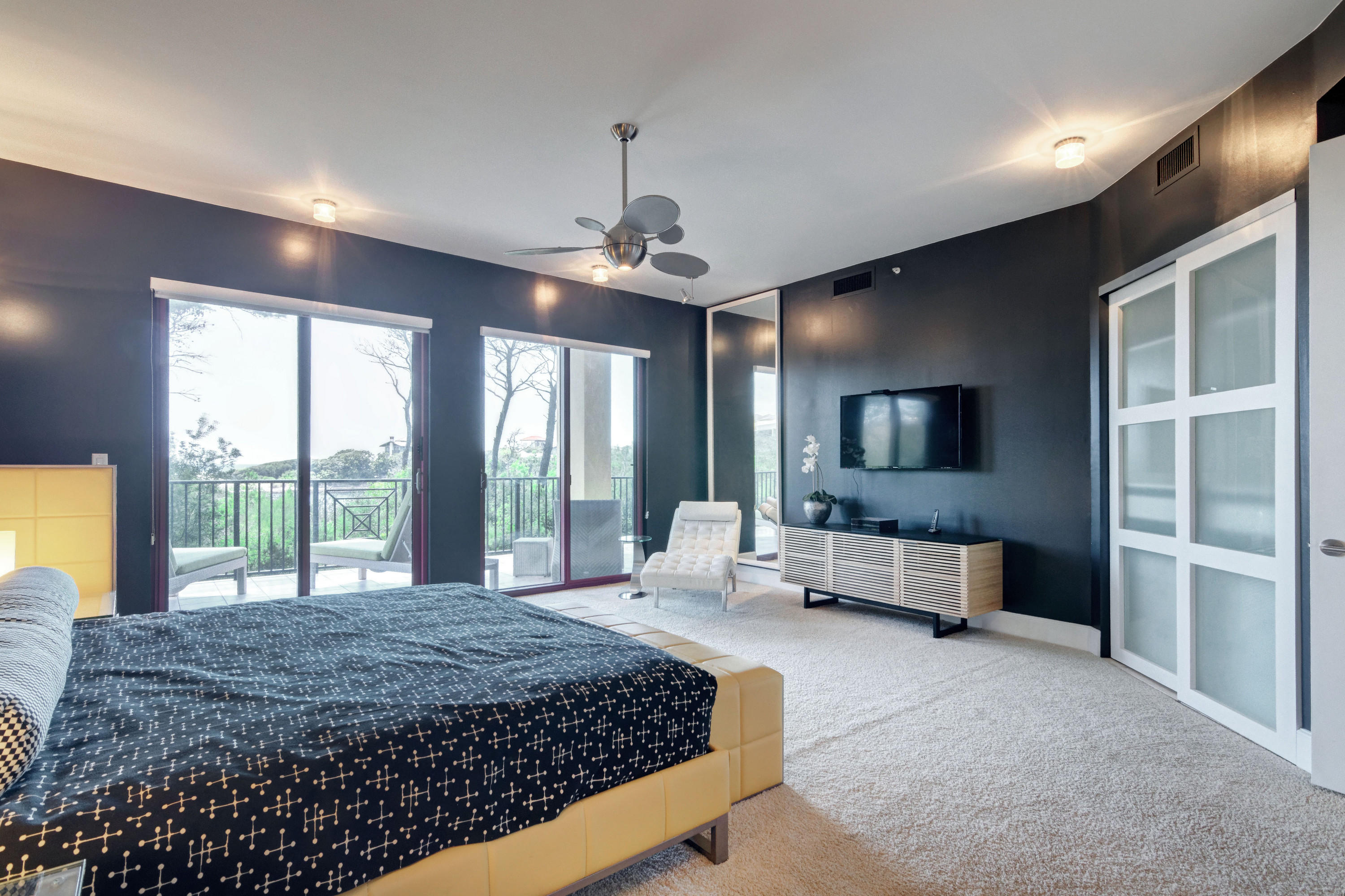 SANCTUARY BY THE SEA - Residential