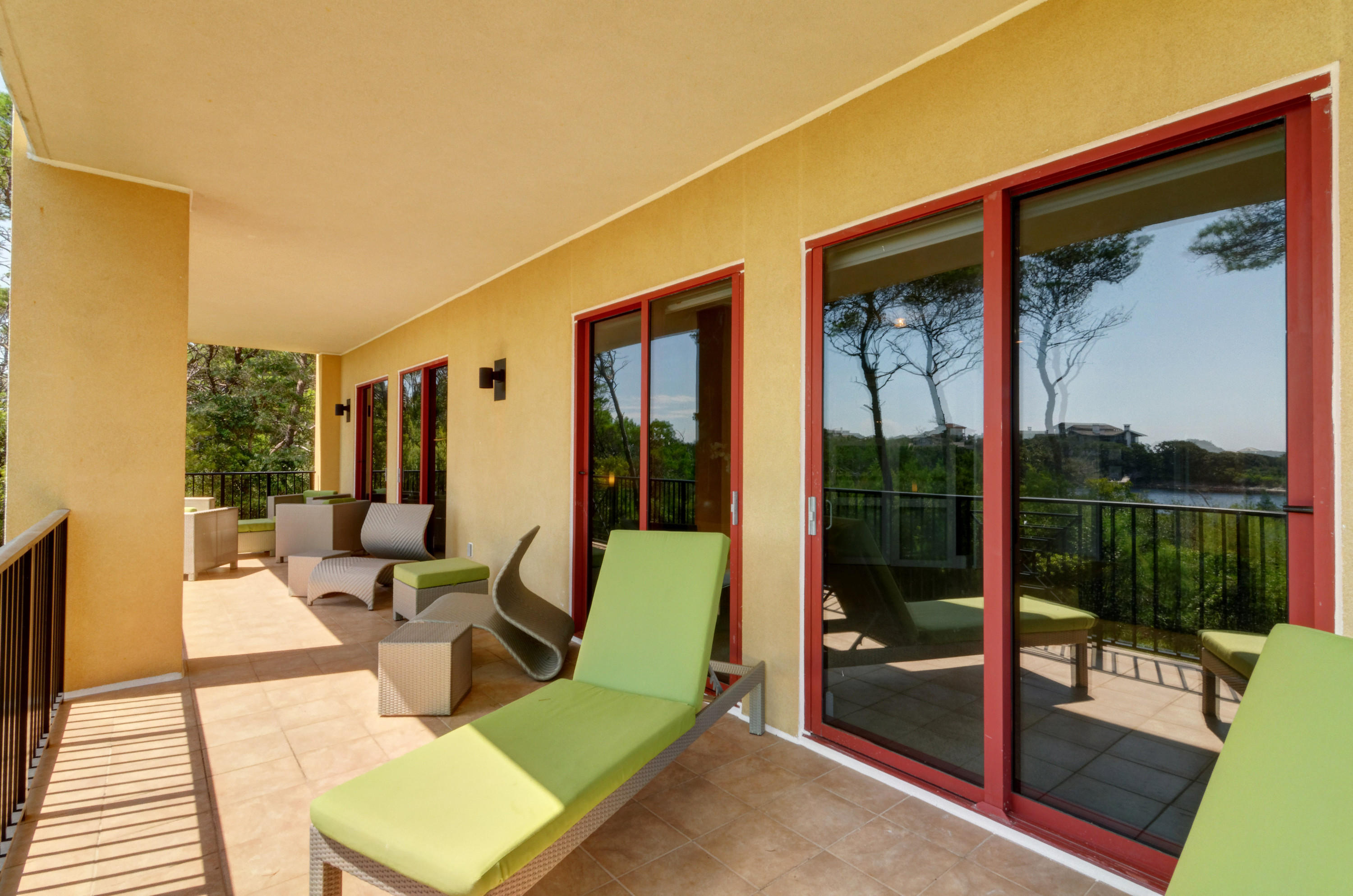 SANCTUARY BY THE SEA - Residential