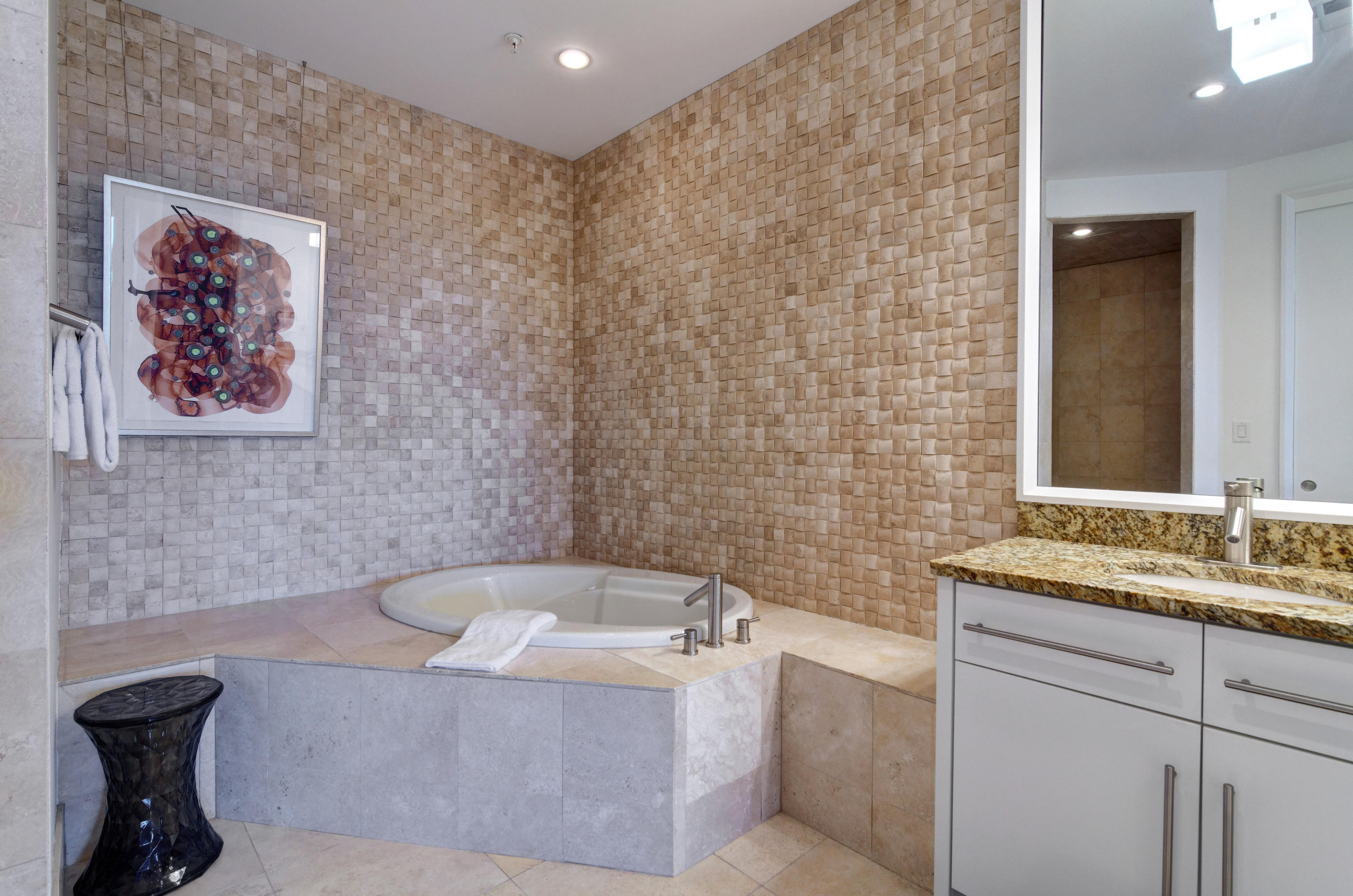 SANCTUARY BY THE SEA - Residential