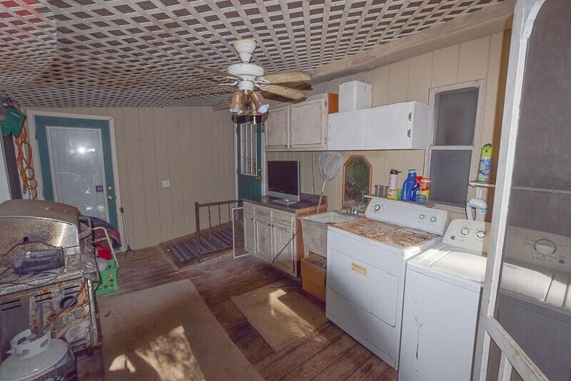 CHARLOTTE ESTATES - Residential