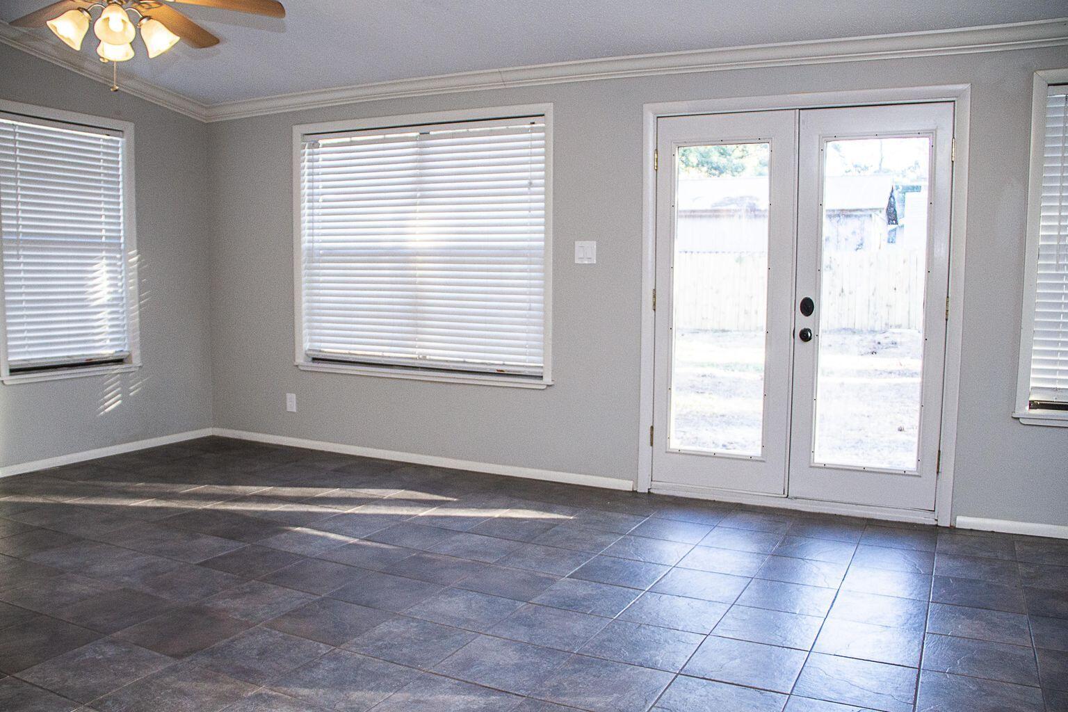 PINEWOOD ESTATES - Residential