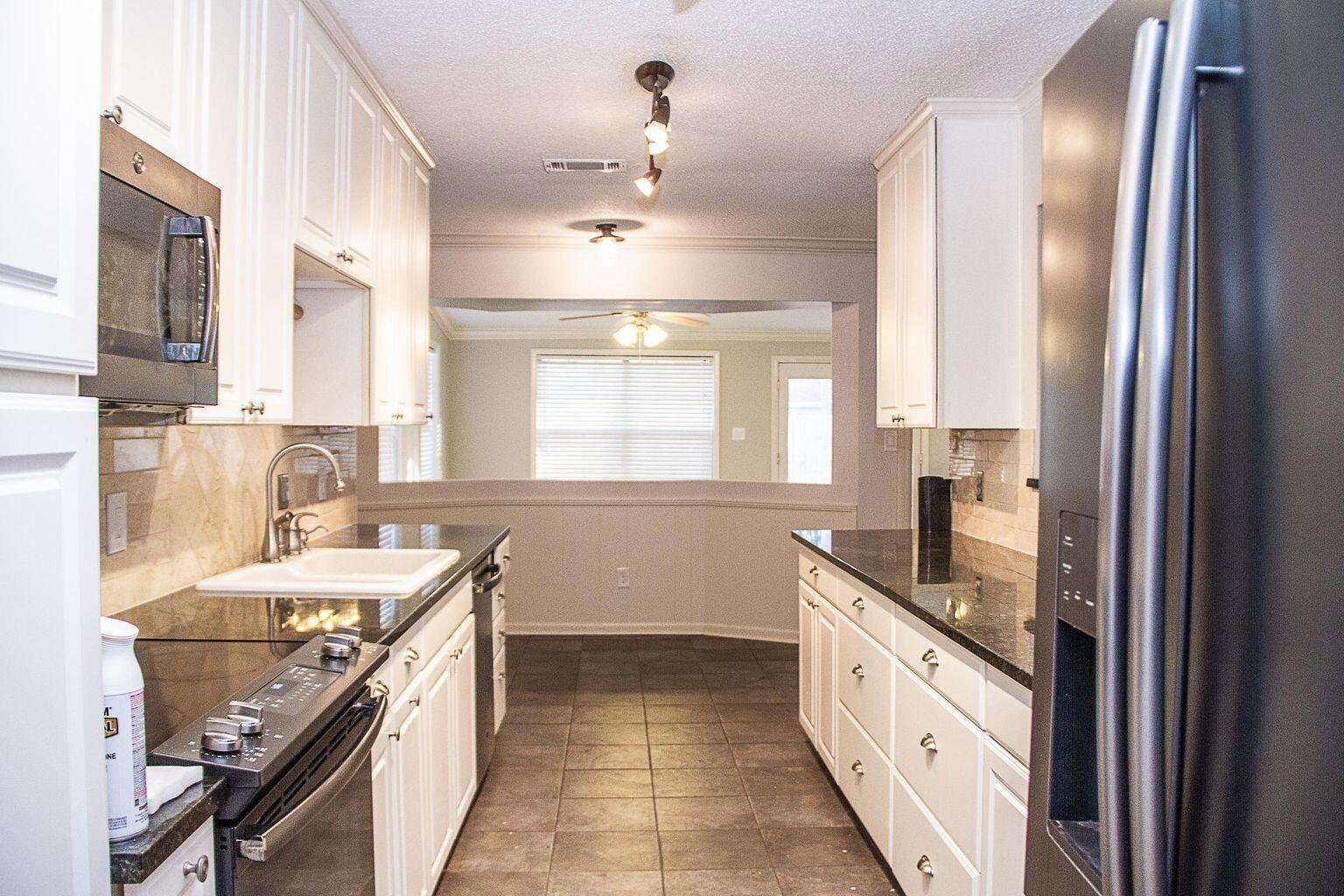 PINEWOOD ESTATES - Residential