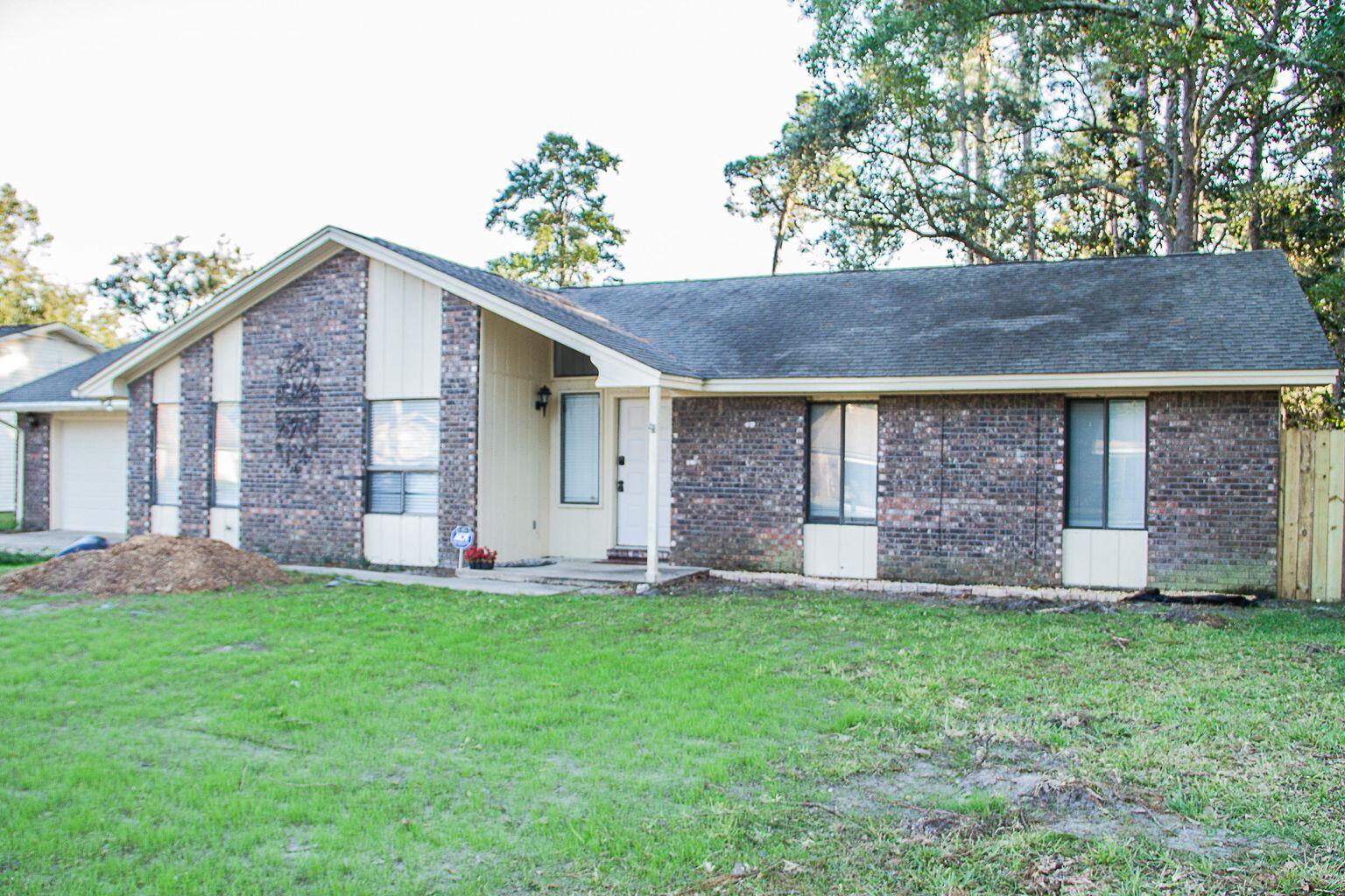 PINEWOOD ESTATES - Residential