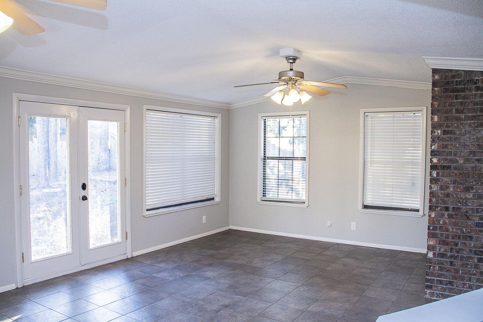 PINEWOOD ESTATES - Residential